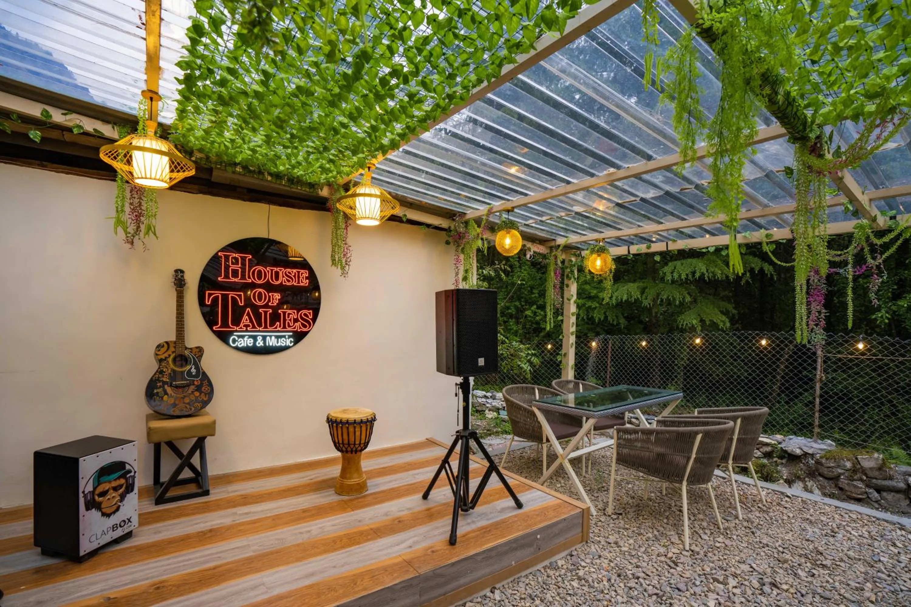 Restaurant/places to eat in Zostel Kasol (Katagla)