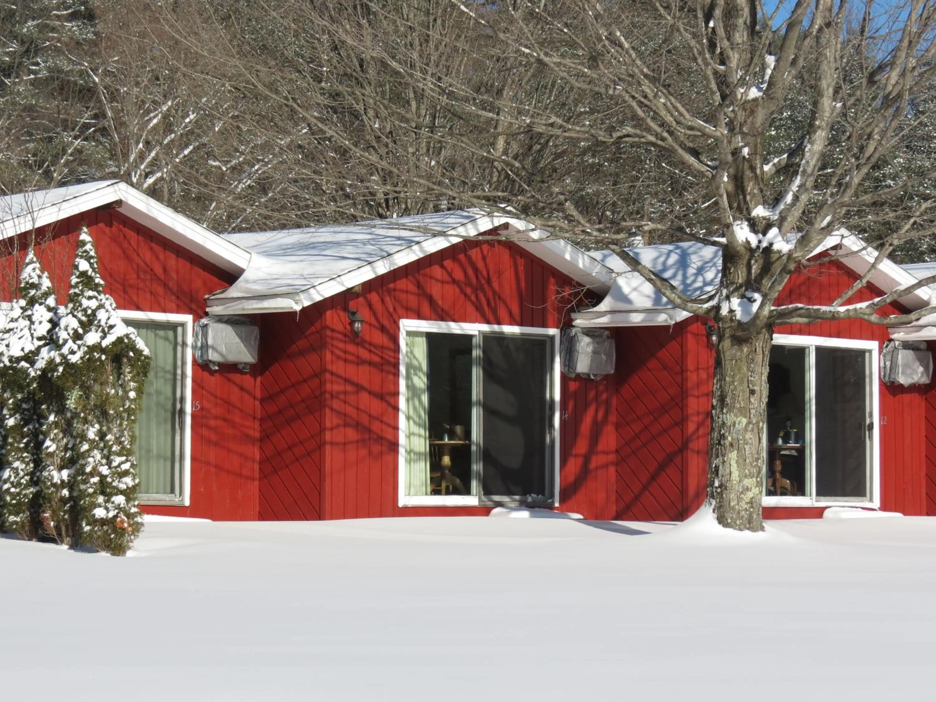 Facade/entrance in North Shire Lodge
