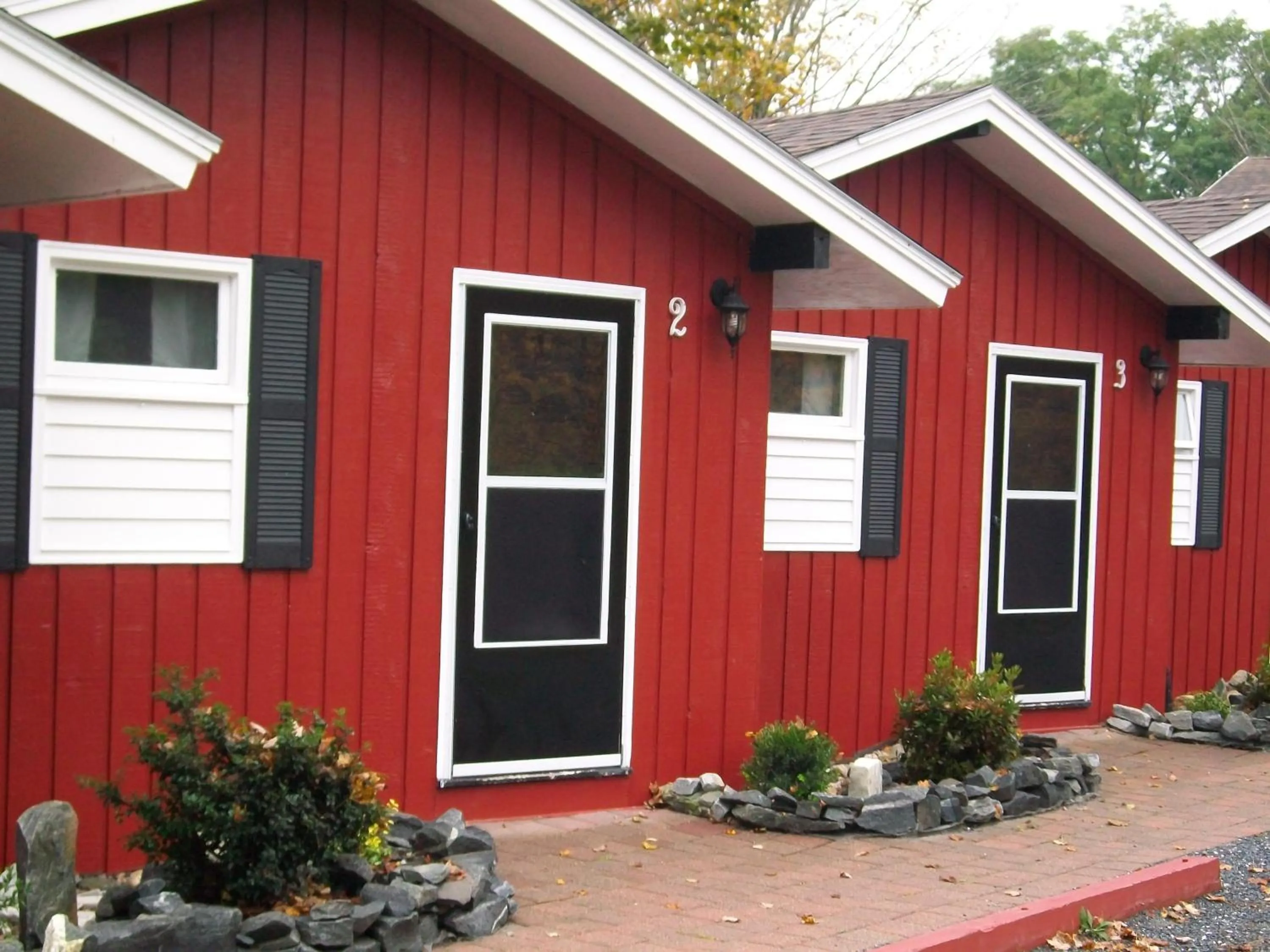 Facade/entrance in North Shire Lodge