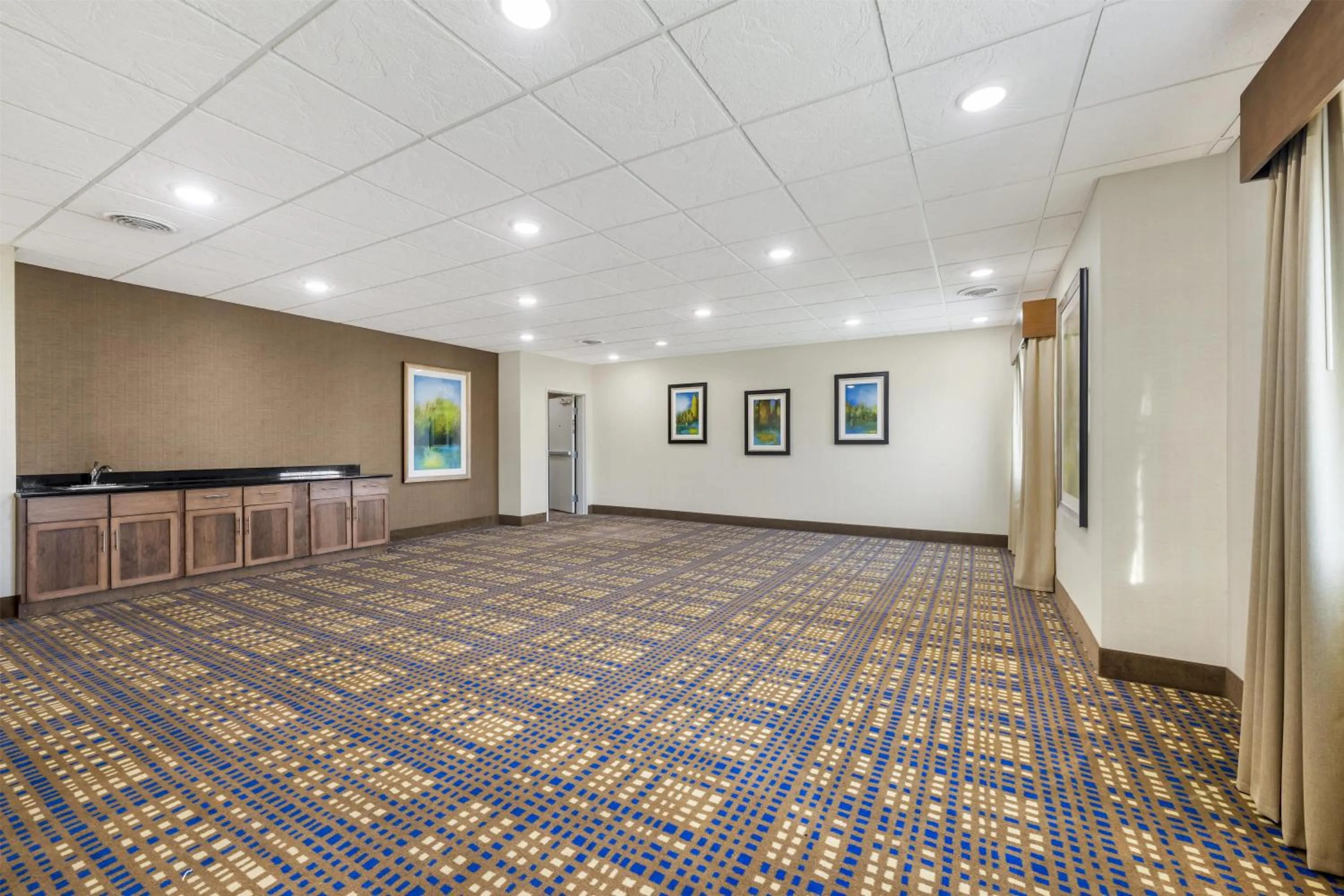 Meeting/conference room in Best Western North Bryant Inn