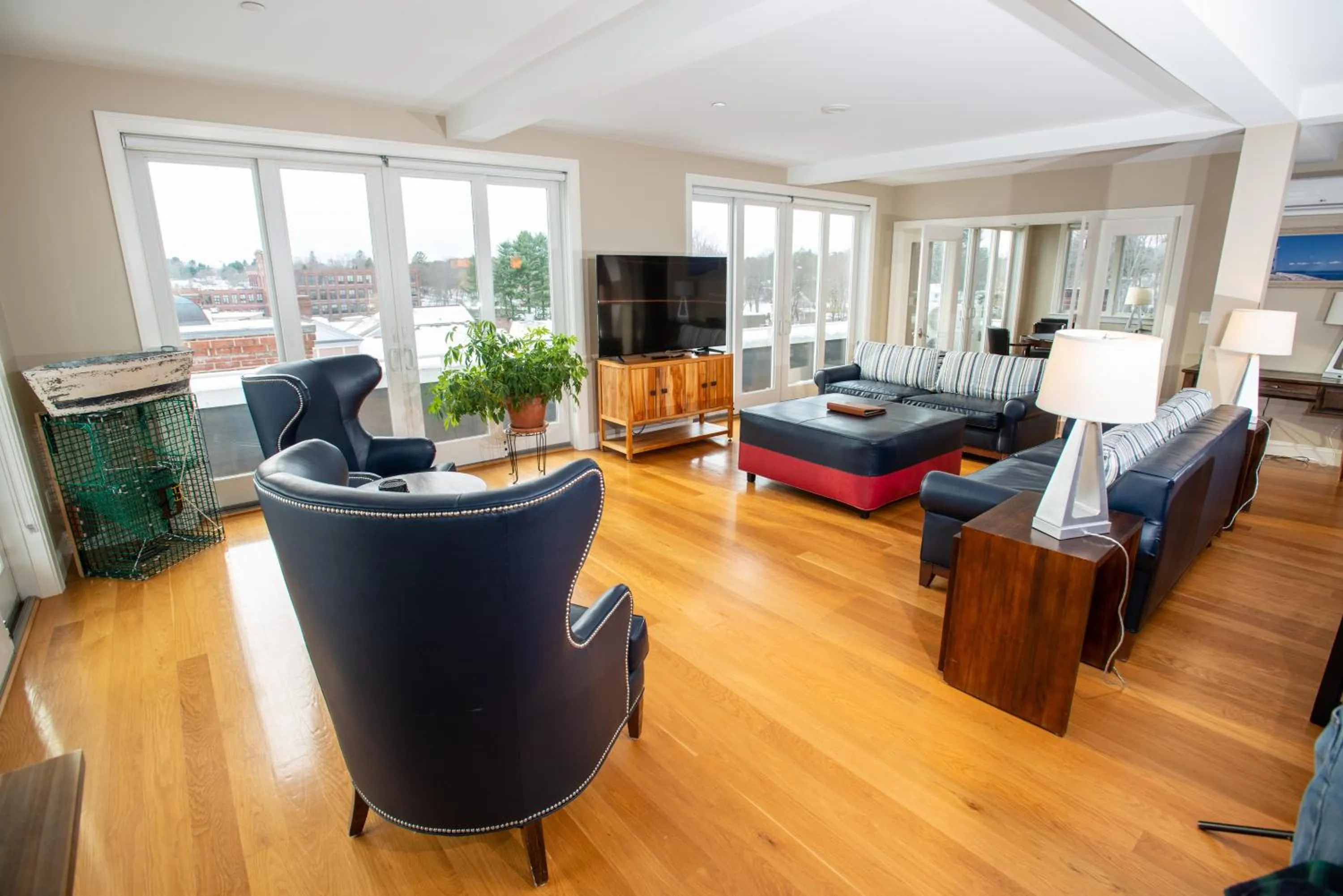 Living room in 84 Main