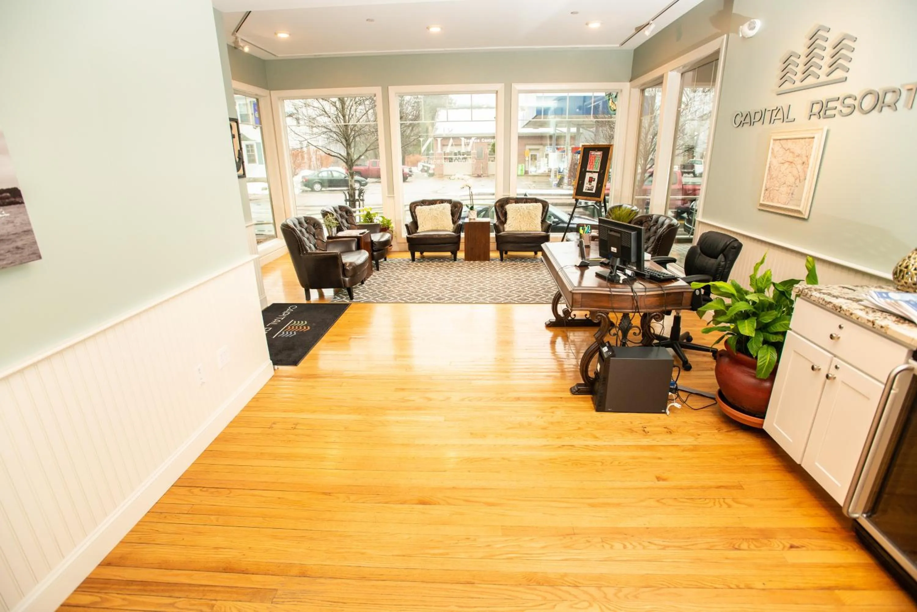 Lobby or reception in 84 Main