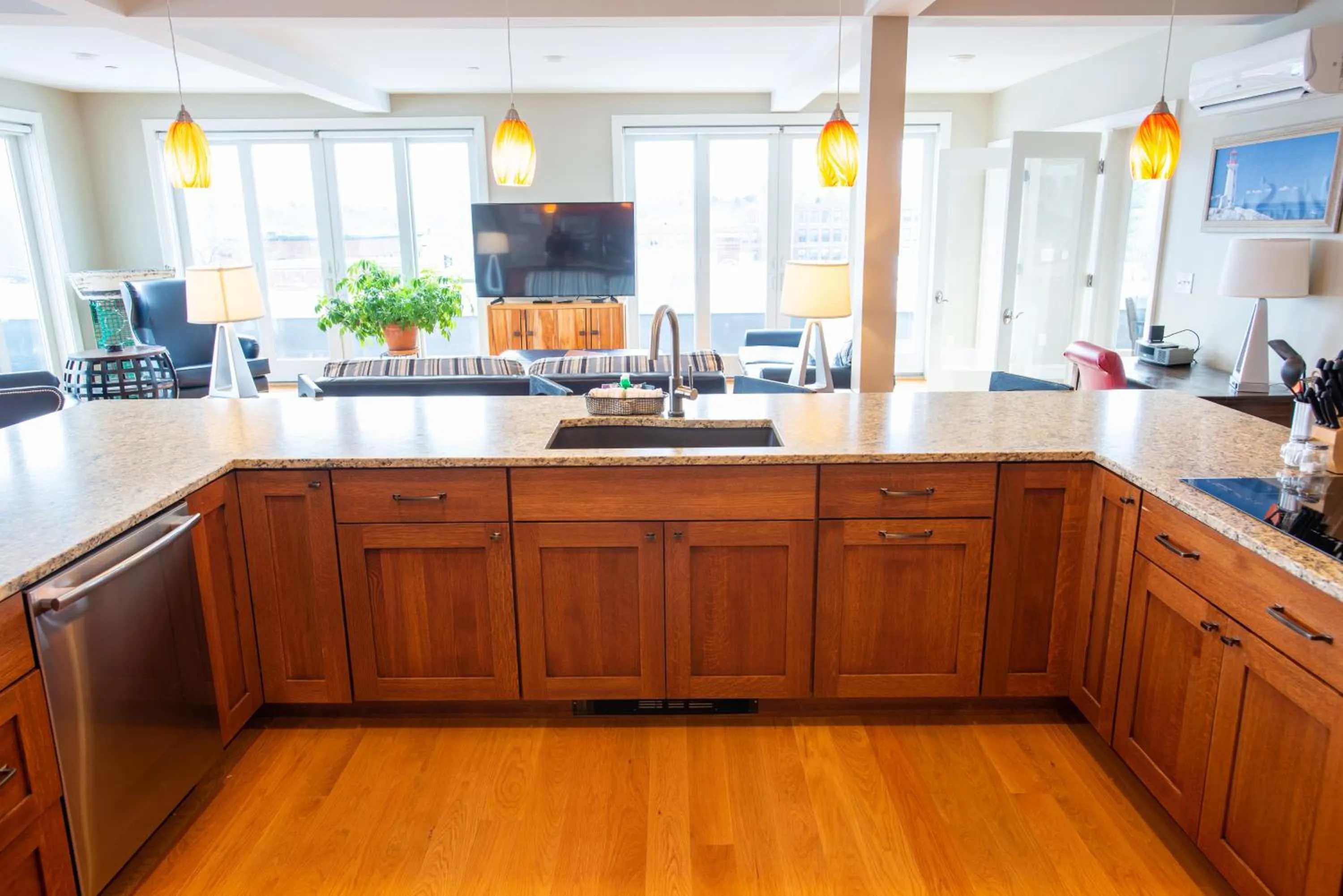 Kitchen or kitchenette in 84 Main