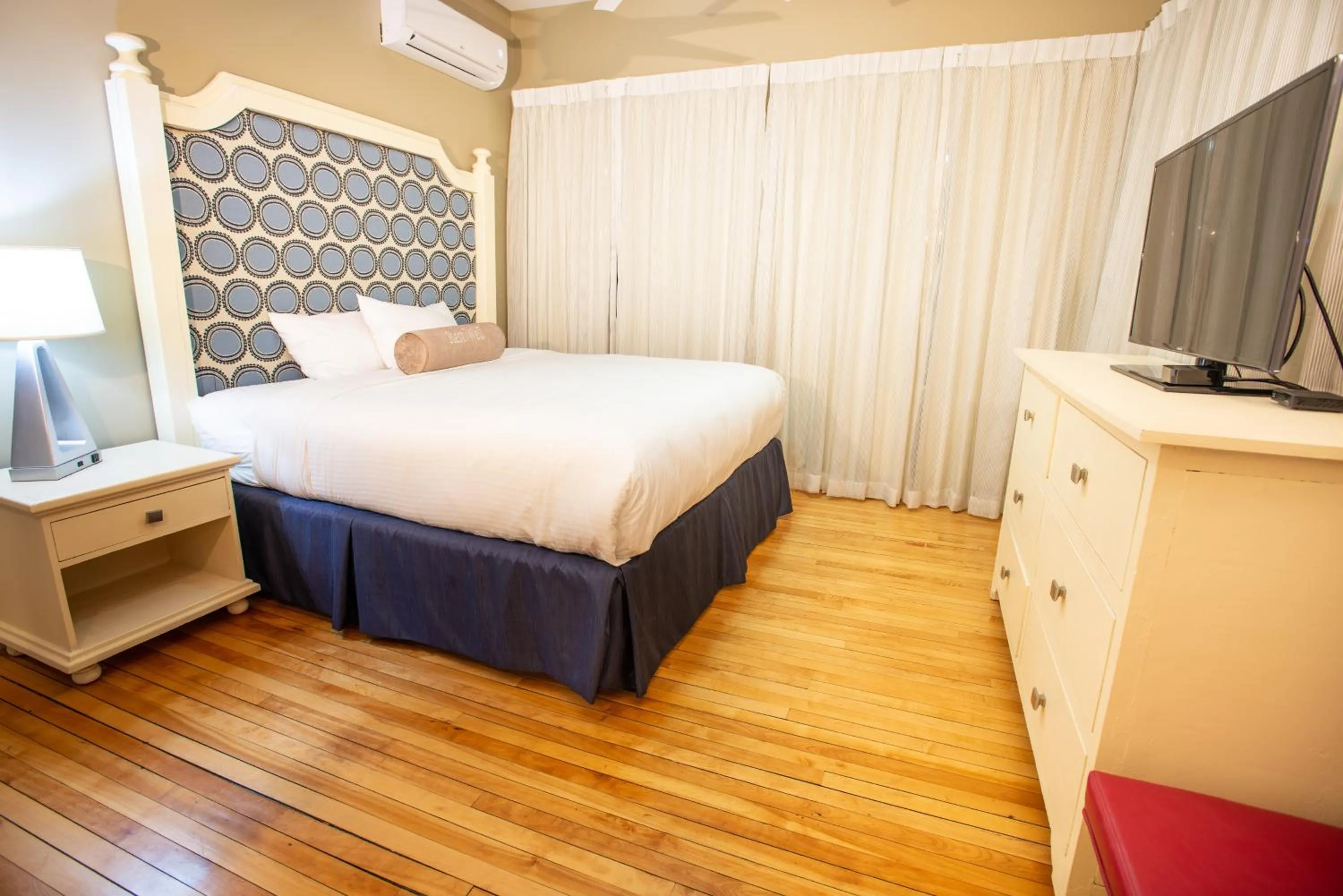 Bedroom, Bed in 84 Main