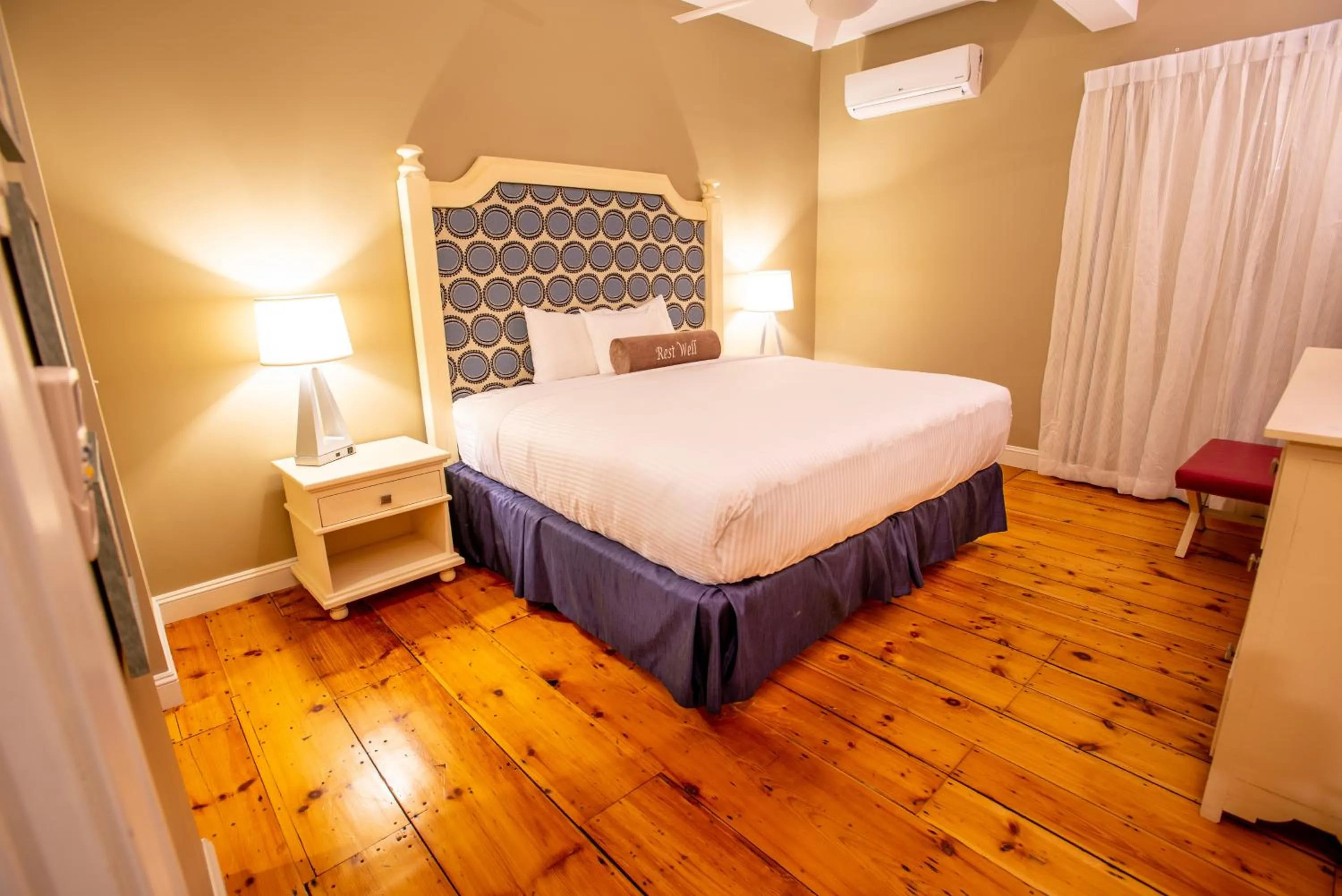 Bedroom, Bed in 84 Main