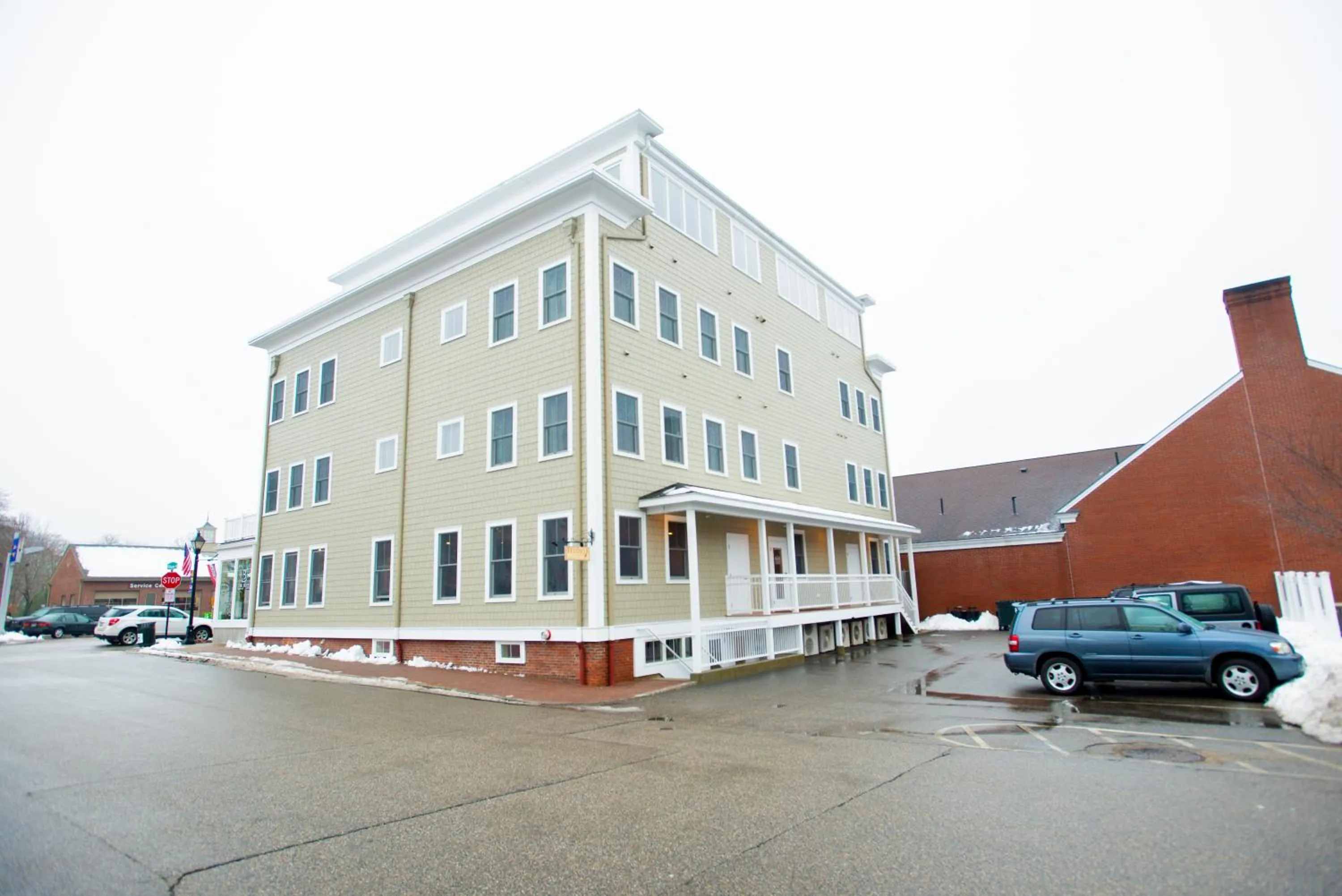 Property building in 84 Main