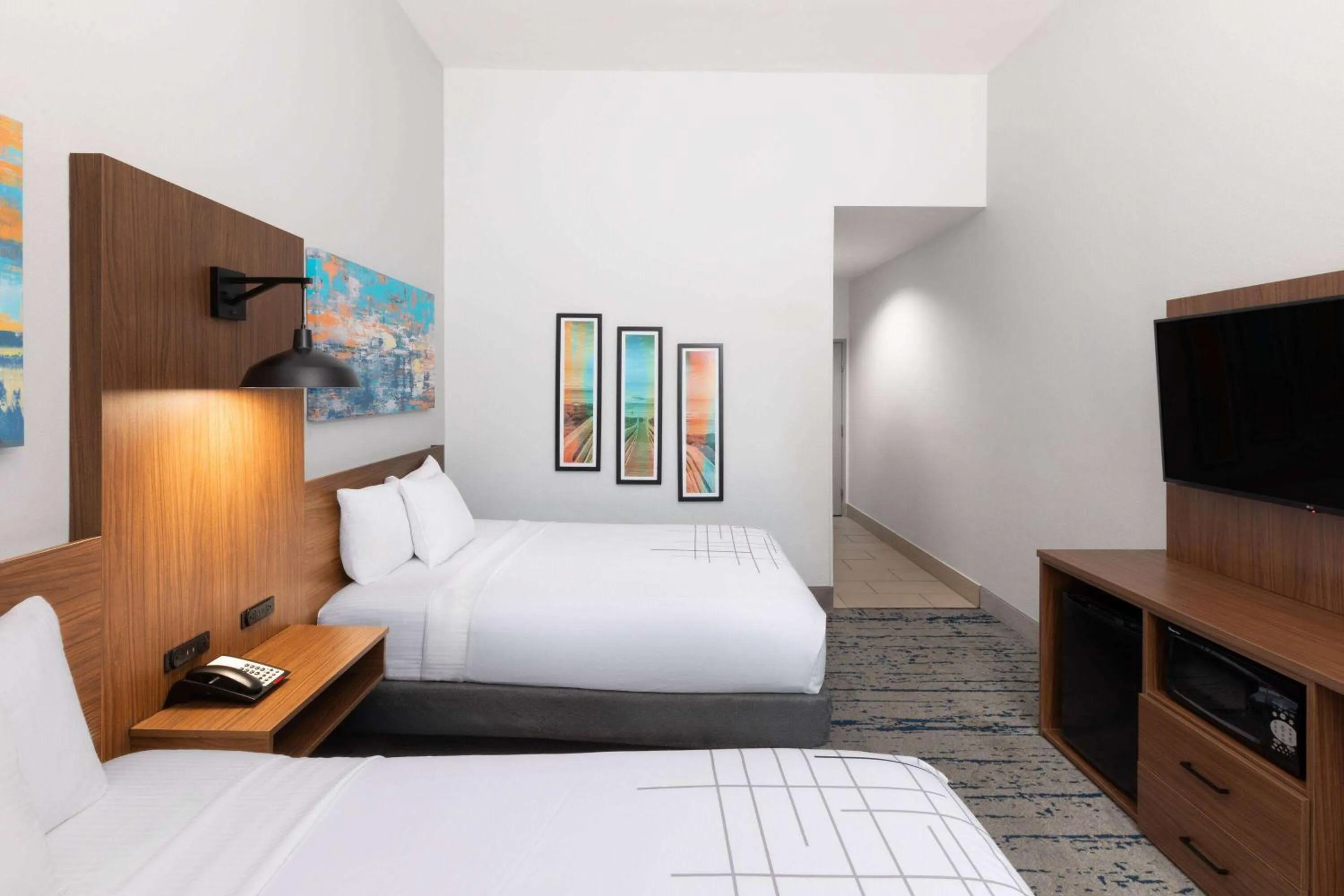 Photo of the whole room, Bed in La Quinta by Wyndham Rockport - Fulton