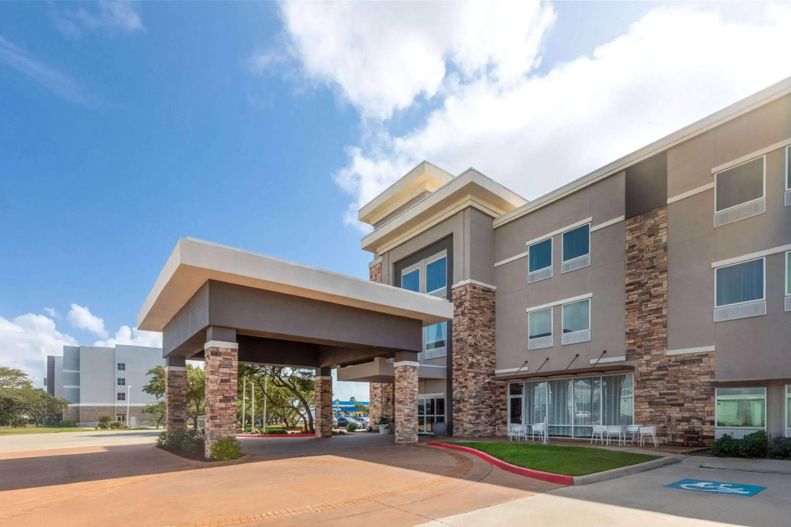 Property building in La Quinta by Wyndham Rockport - Fulton Property building in La Quinta by Wyndham Rockport - Fulton