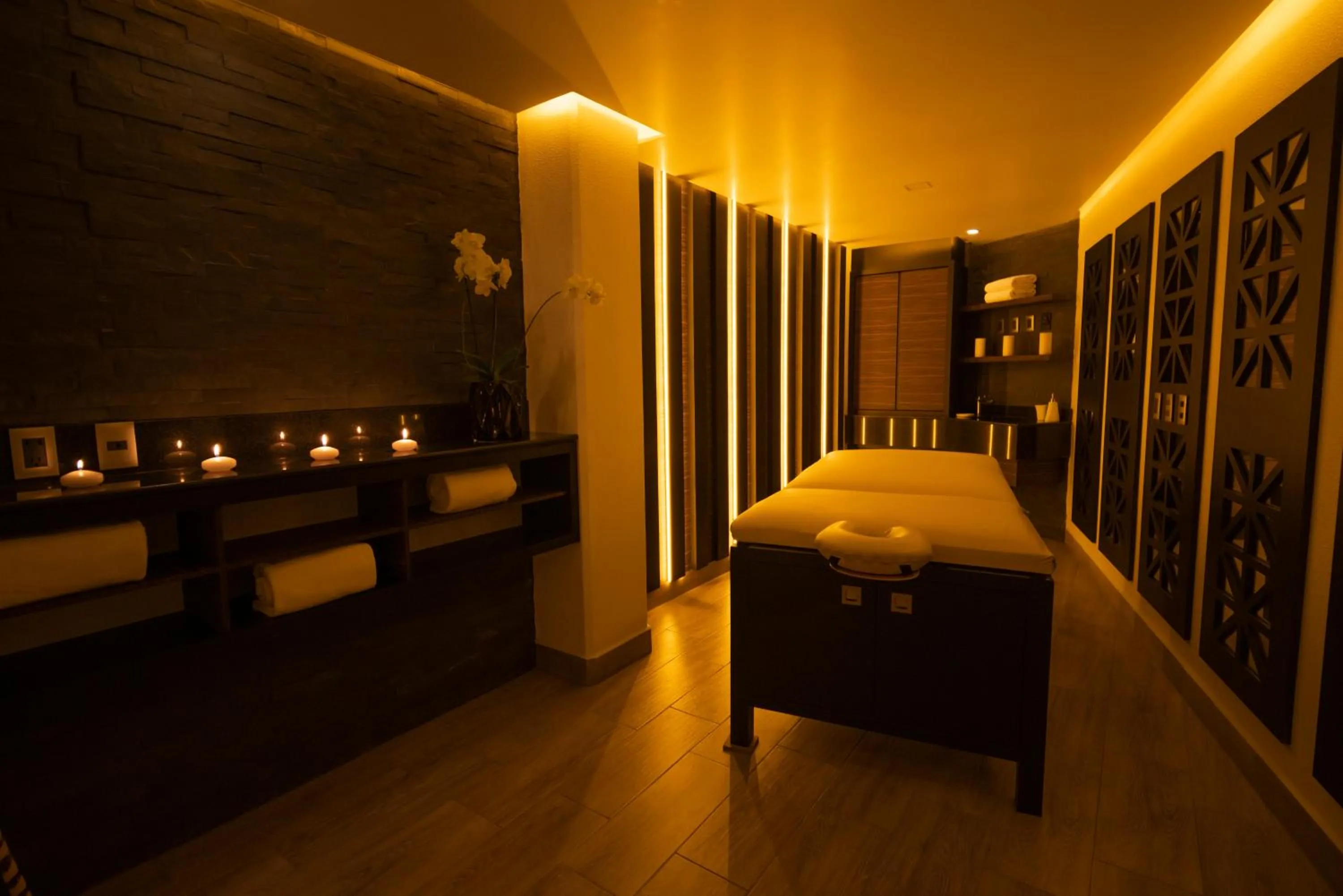 Spa and wellness centre/facilities, Bed in Hotel Abastos Plaza