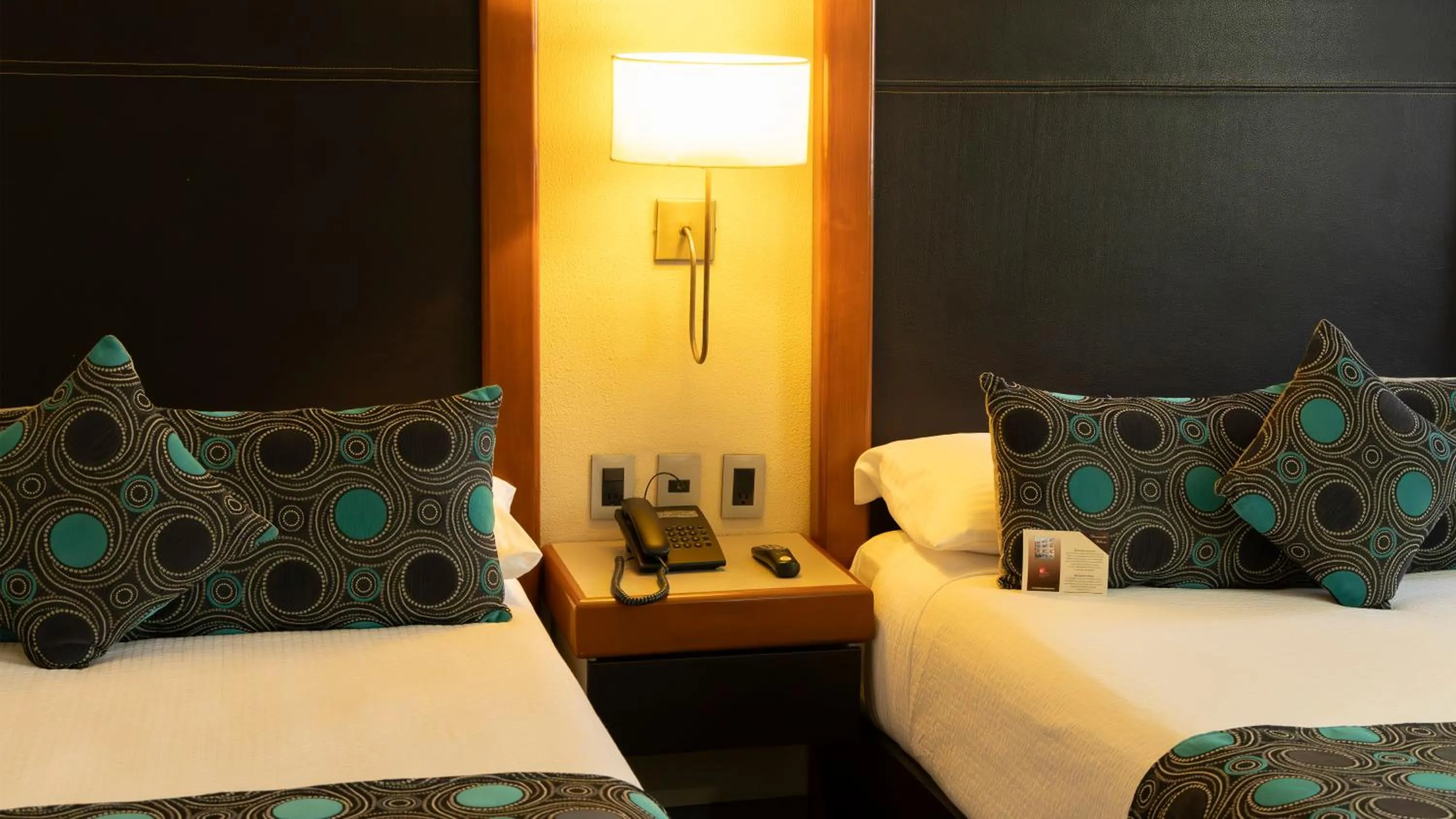 Photo of the whole room, Bed in Hotel Abastos Plaza