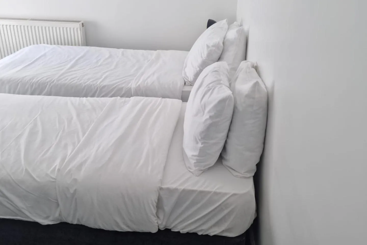 4 Bedroom-Southampton-Sleeps 6- Garden