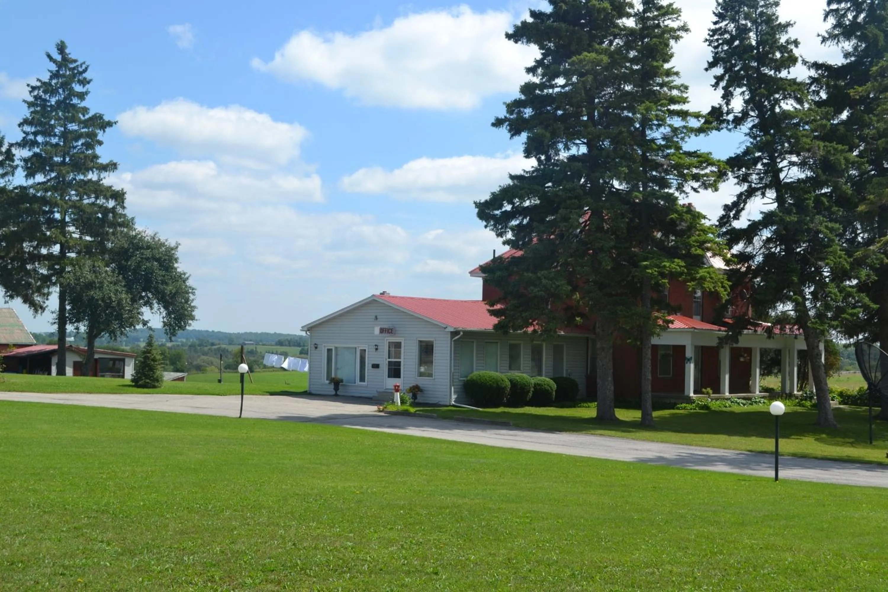 Facade/entrance in Lighthouse Motel