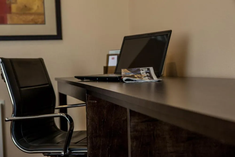 Seating area in Marinwood Inn & Suites