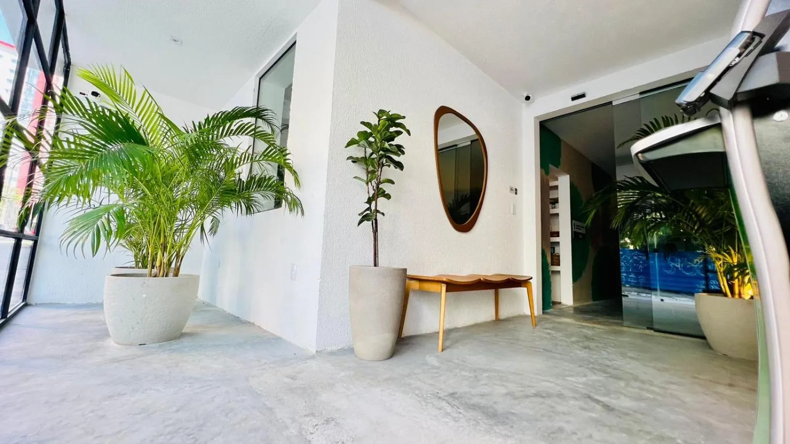 Facade/entrance in URB Hotel