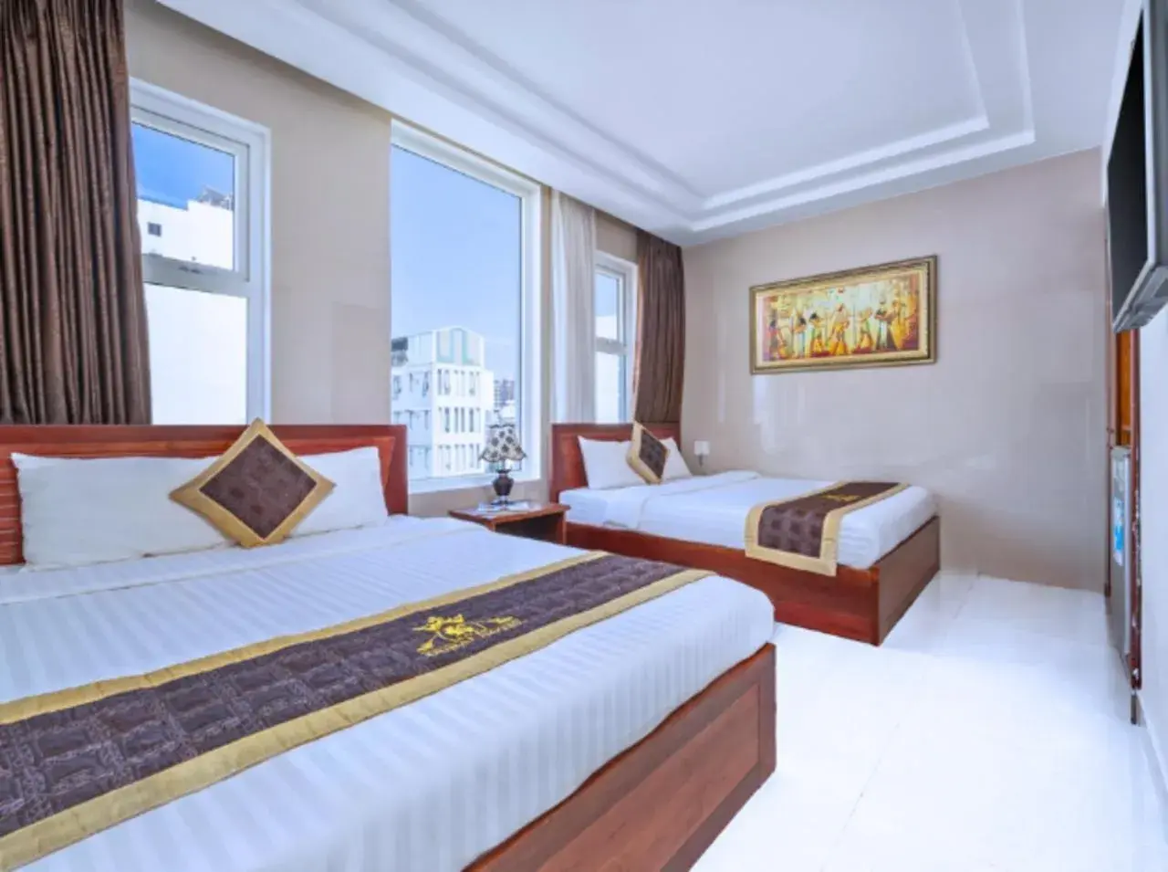 Communal lounge/ TV room, Bed in Dubai Hotel Communal lounge/ TV room, Bed in Dubai Hotel