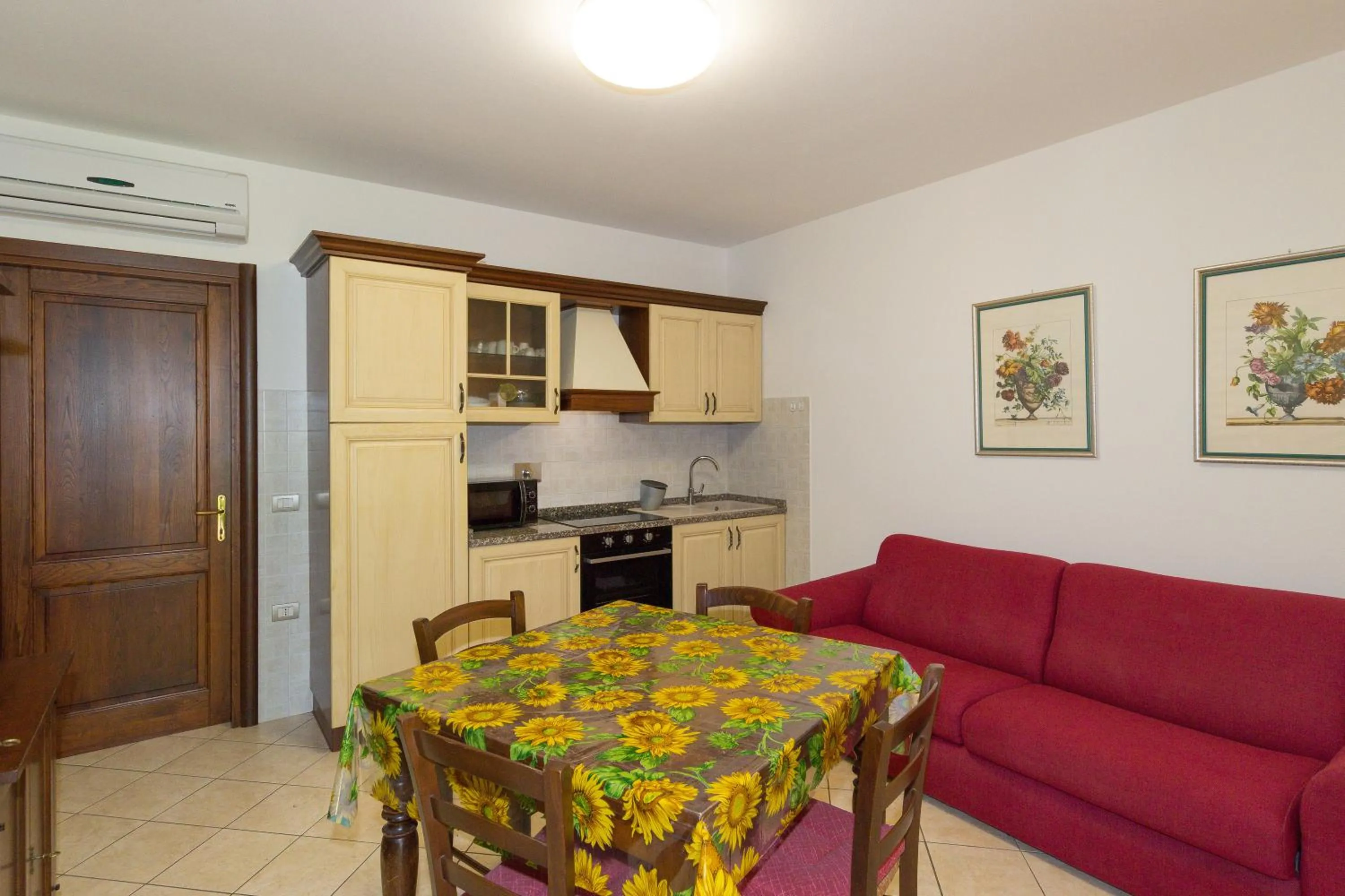 Property building in Il Girasole - Rovo