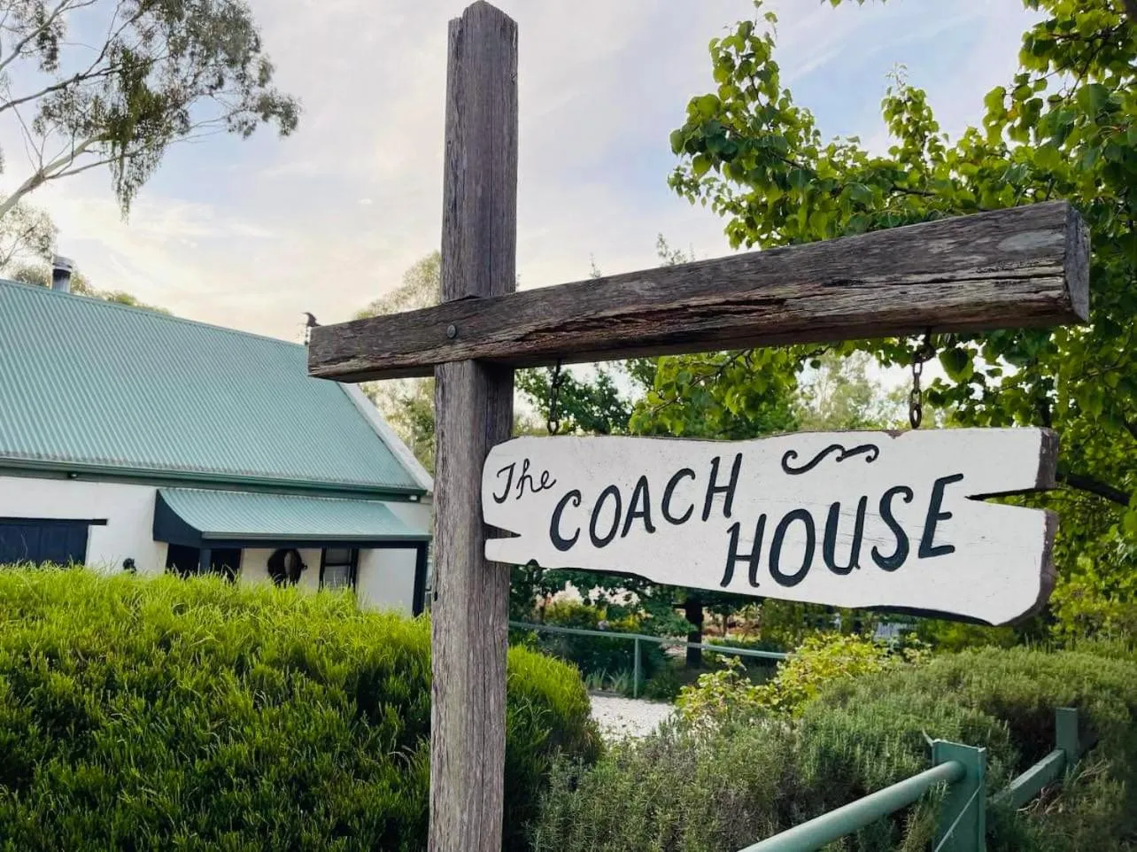 Facade/entrance in St Helen's Cottages