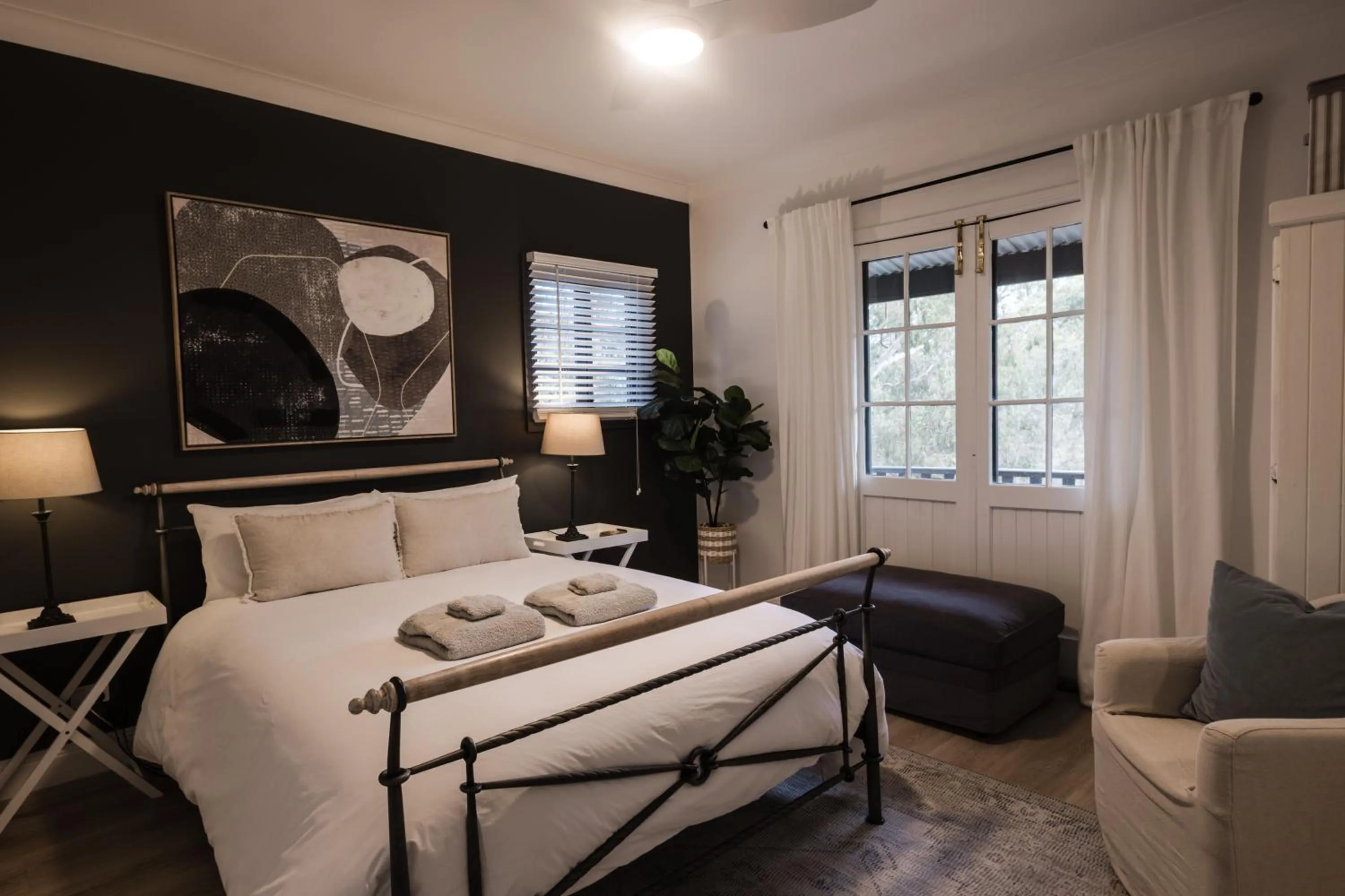 Bedroom, Bed in St Helen's Cottages