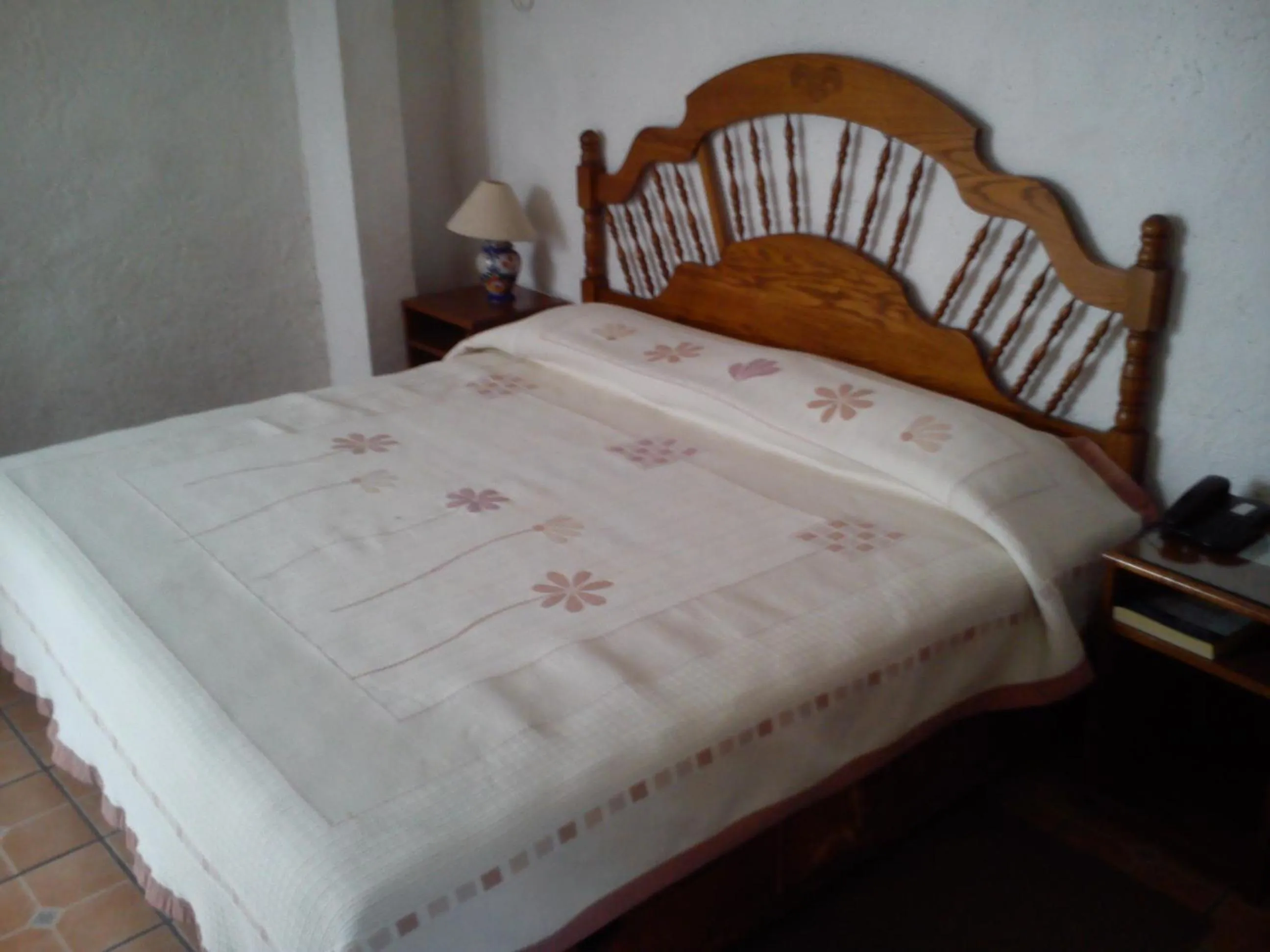 Photo of the whole room, Bed in CasaGrande Posada Ejecutiva