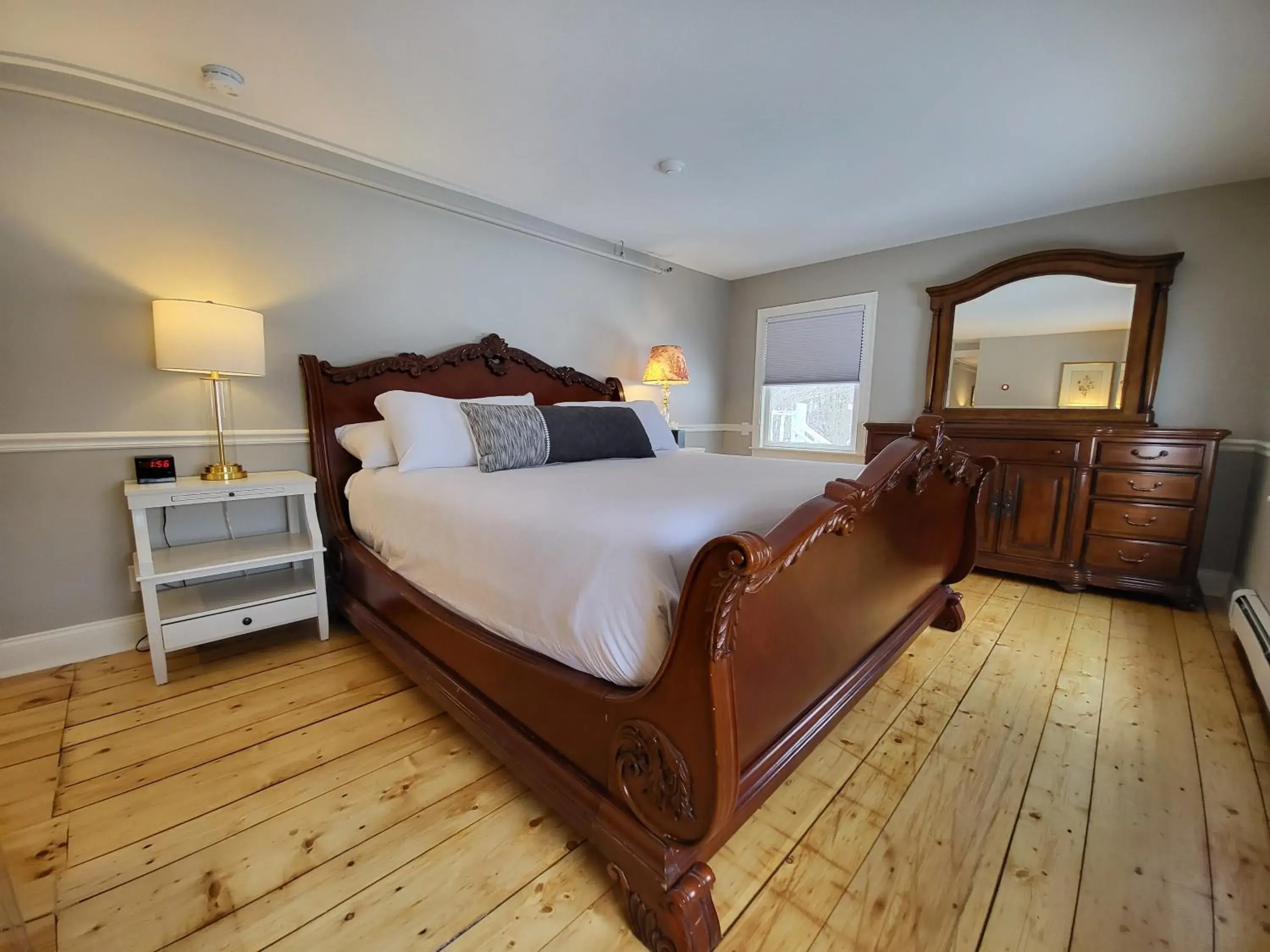 Bedroom, Bed in The Stowe Village Inn Bedroom, Bed in The Stowe Village Inn
