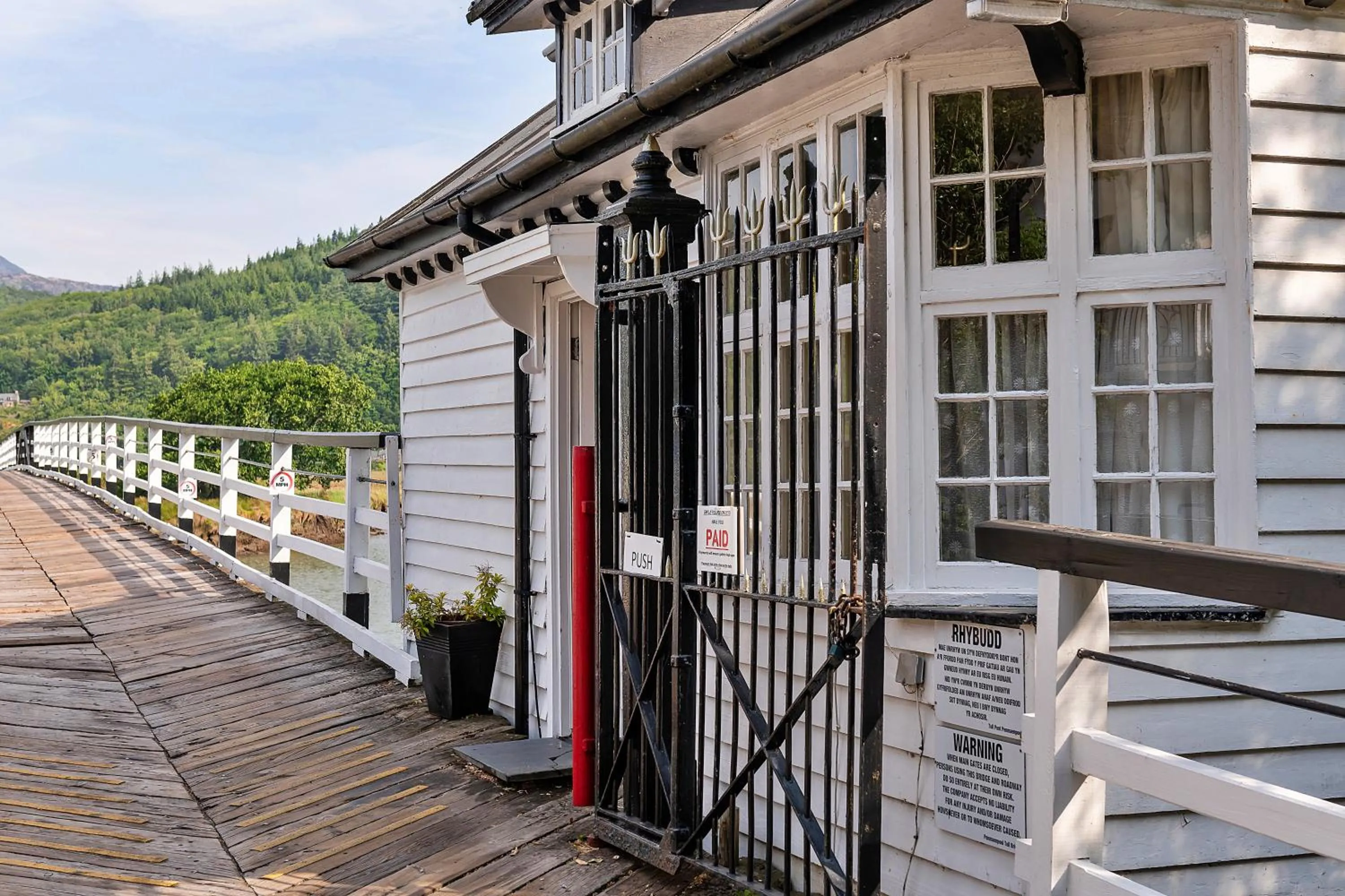 Finest Retreats - Toll Bridge Cottage