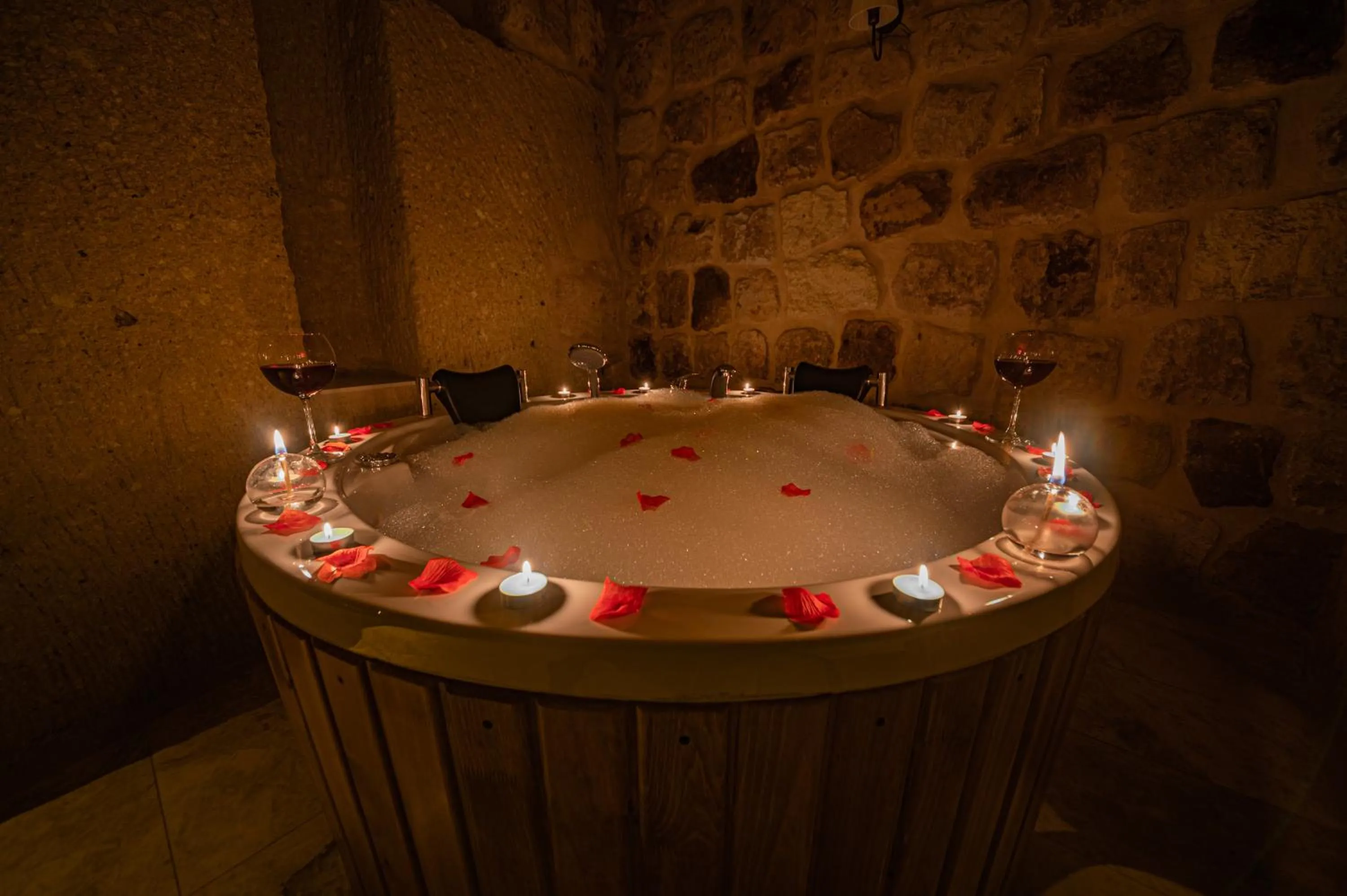 Hot Tub in Janus Cappadocia