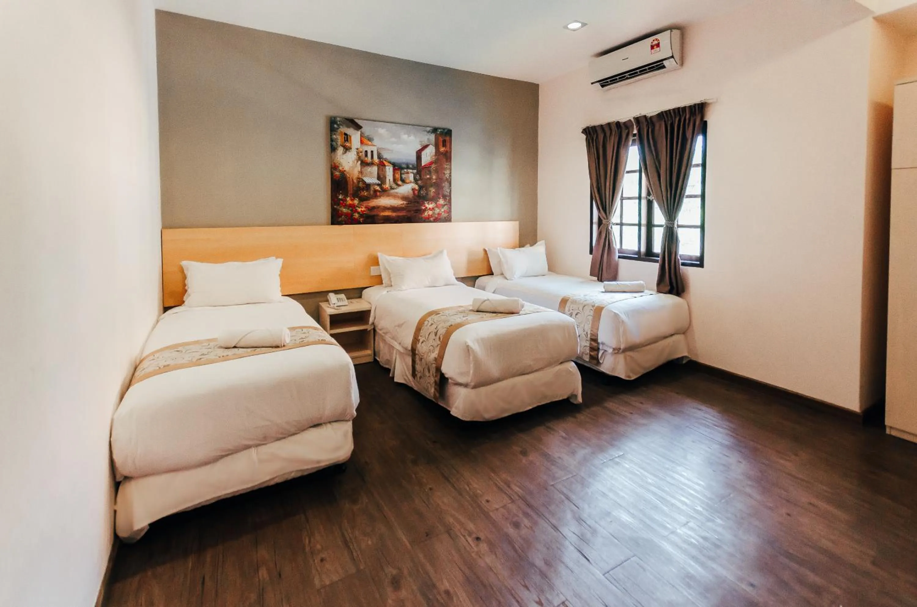 Photo of the whole room, Bed in Kertih Damansara Inn