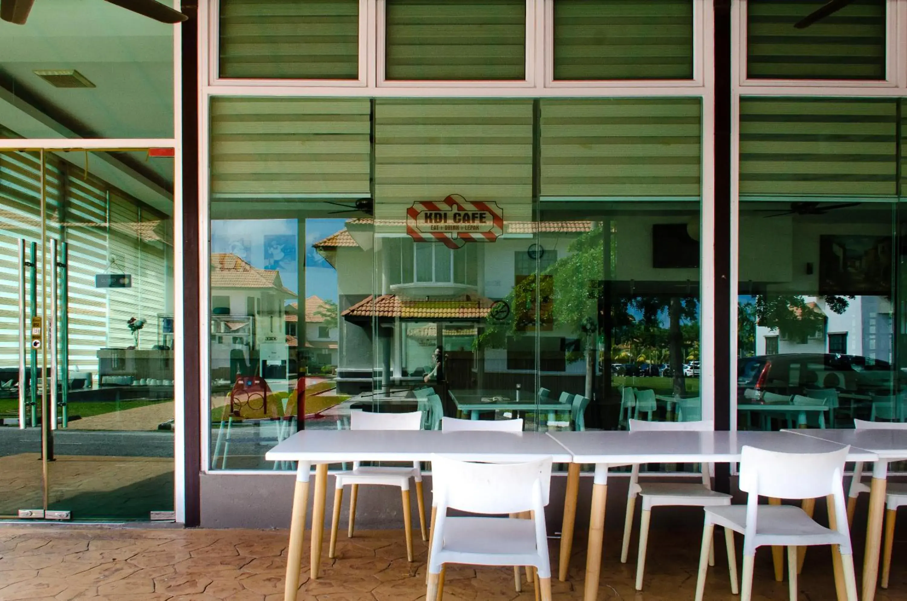 Restaurant/places to eat in Kertih Damansara Inn Restaurant/places to eat in Kertih Damansara Inn