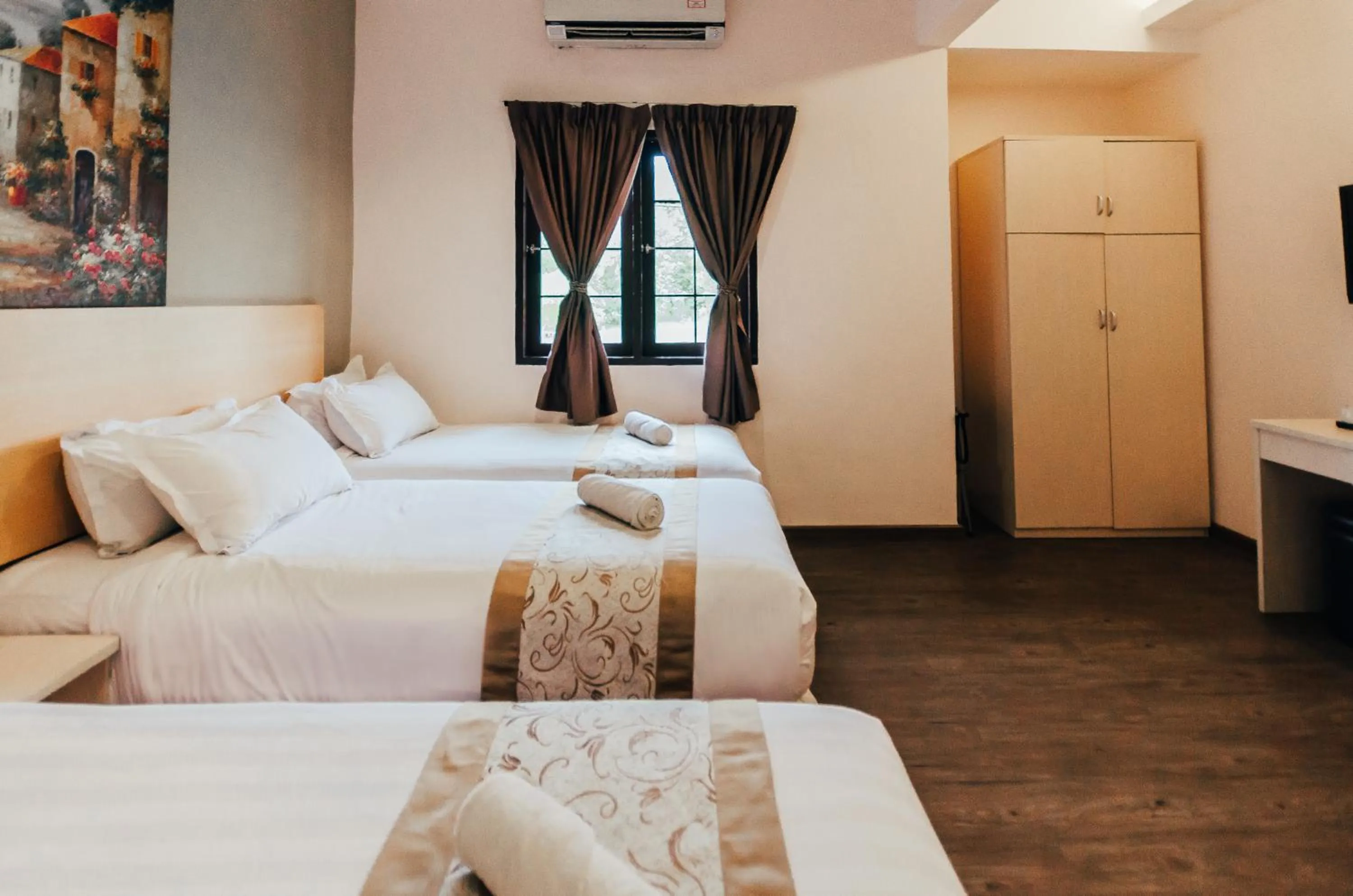 Photo of the whole room, Bed in Kertih Damansara Inn