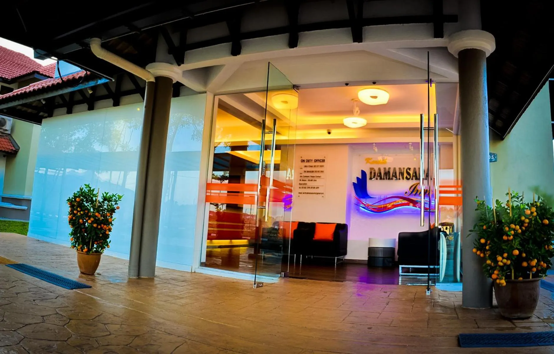 Facade/entrance in Kertih Damansara Inn
