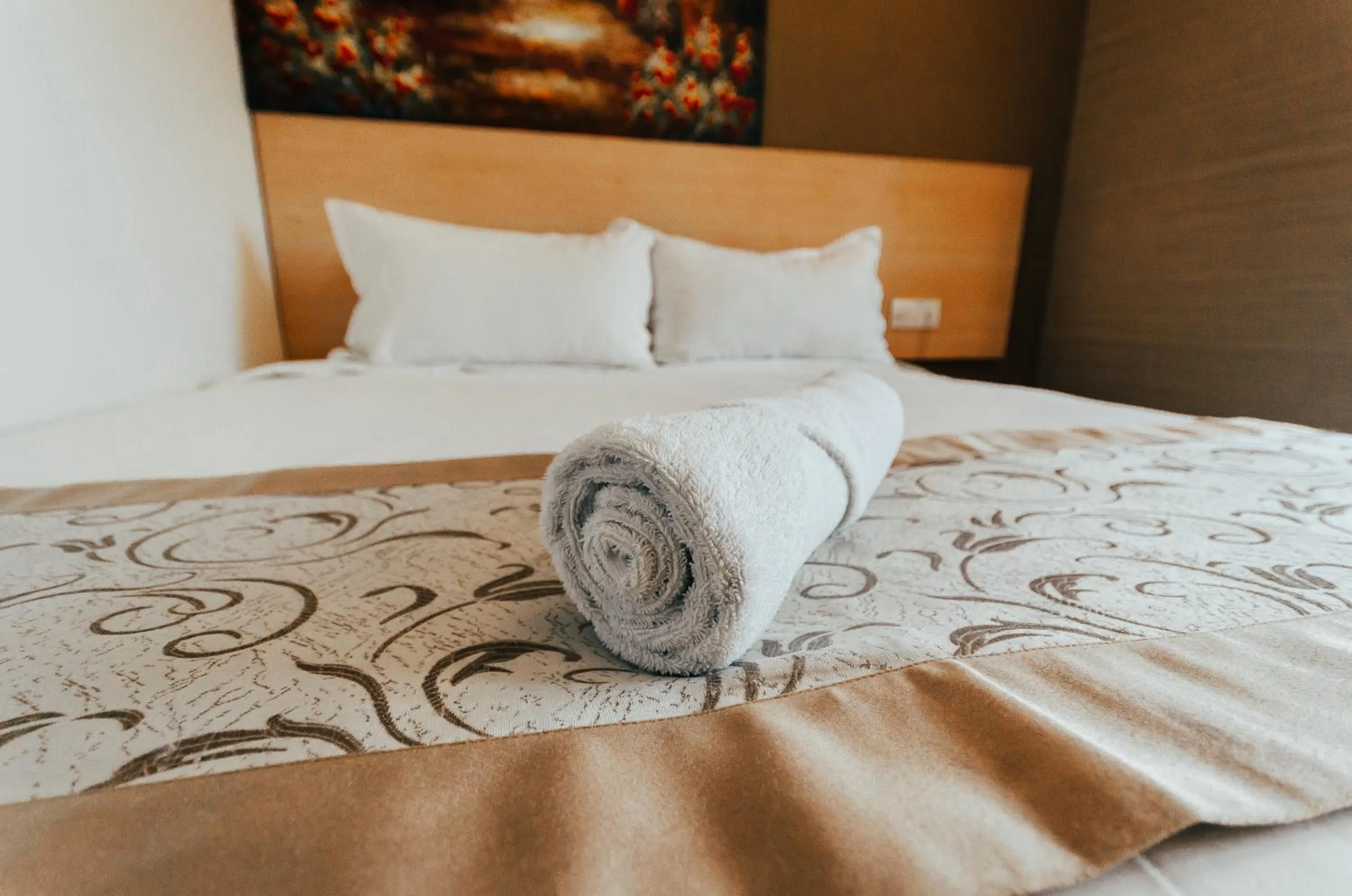 towels, Bed in Kertih Damansara Inn