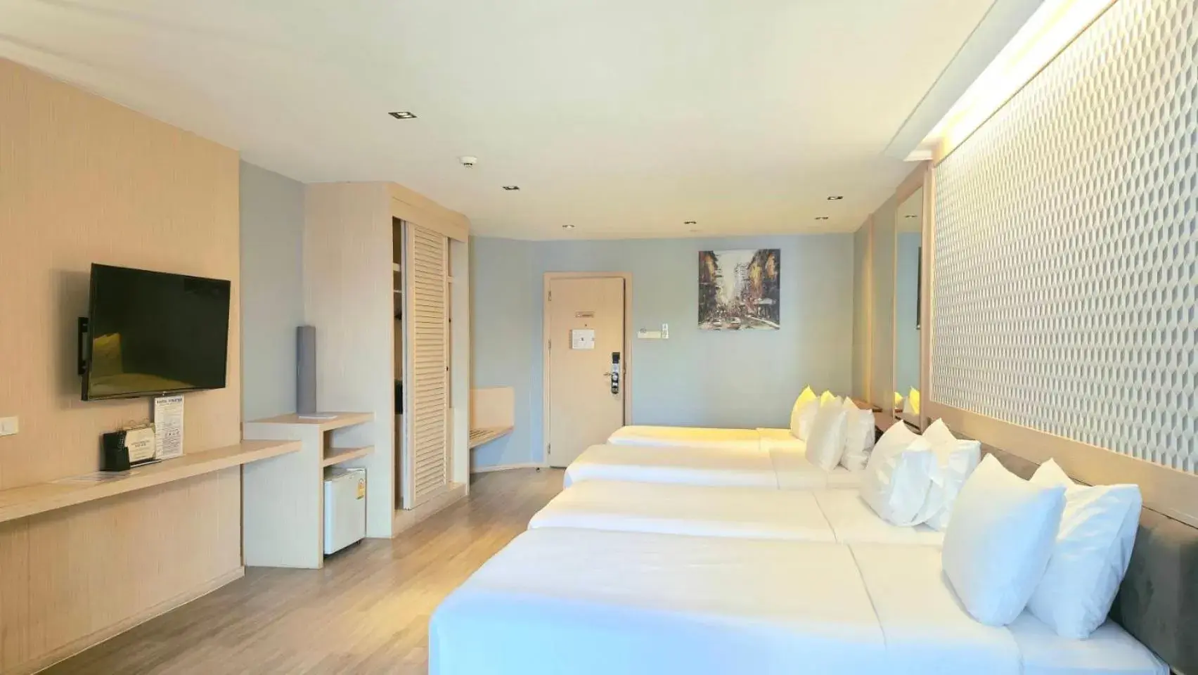 Bed in Three Sukhumvit Hotel - SHA Plus Certified Bed in Three Sukhumvit Hotel - SHA Plus Certified