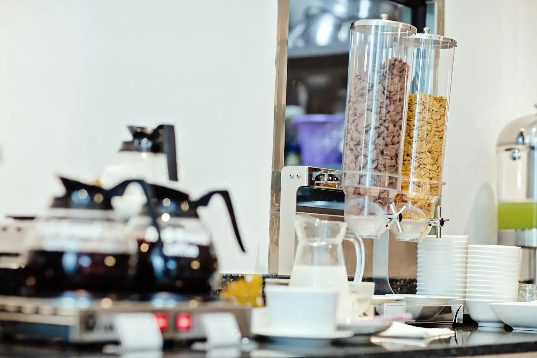 Restaurant/places to eat in Three Sukhumvit Hotel - SHA Plus Certified Restaurant/places to eat in Three Sukhumvit Hotel - SHA Plus Certified