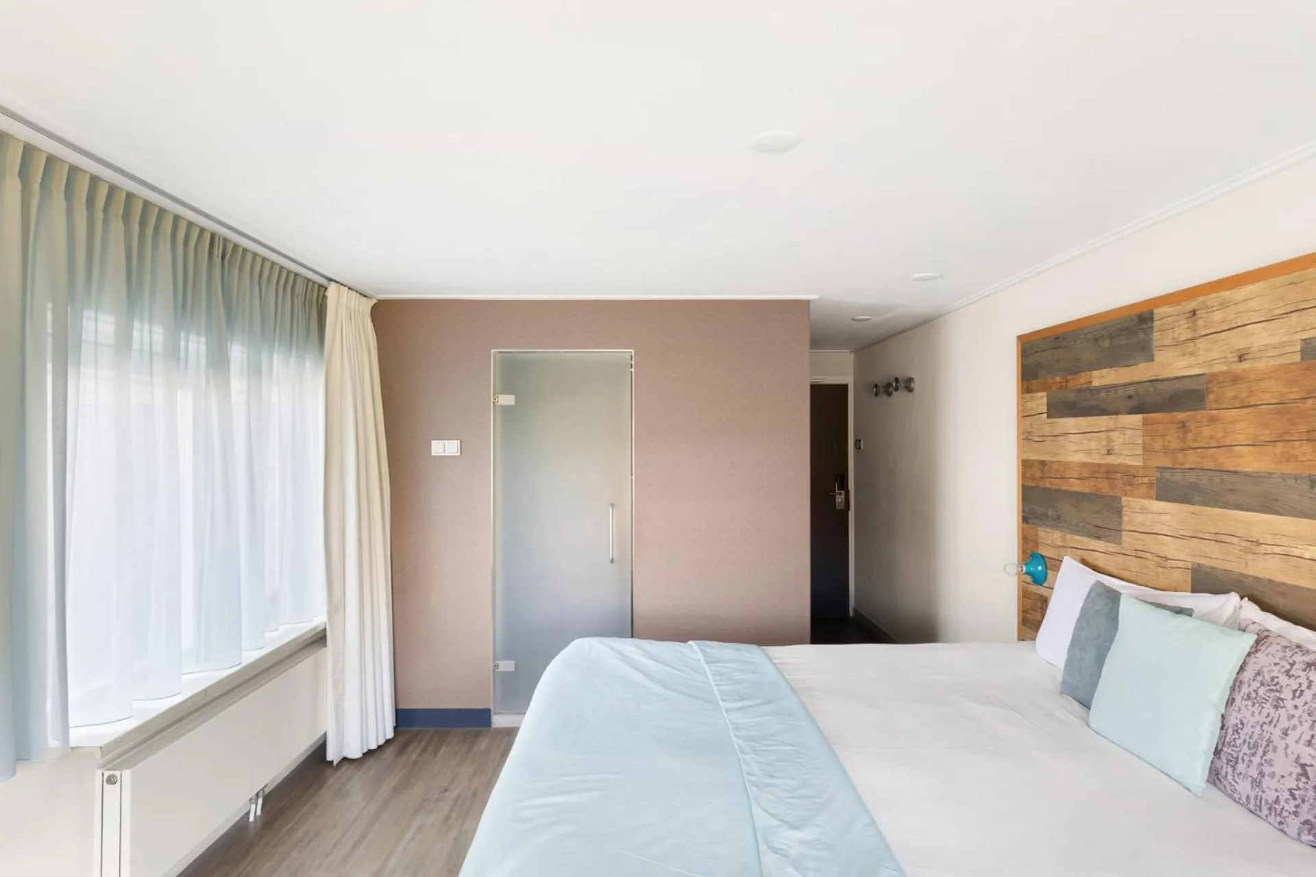 Bedroom, Bed in Strandhotel Zoutelande