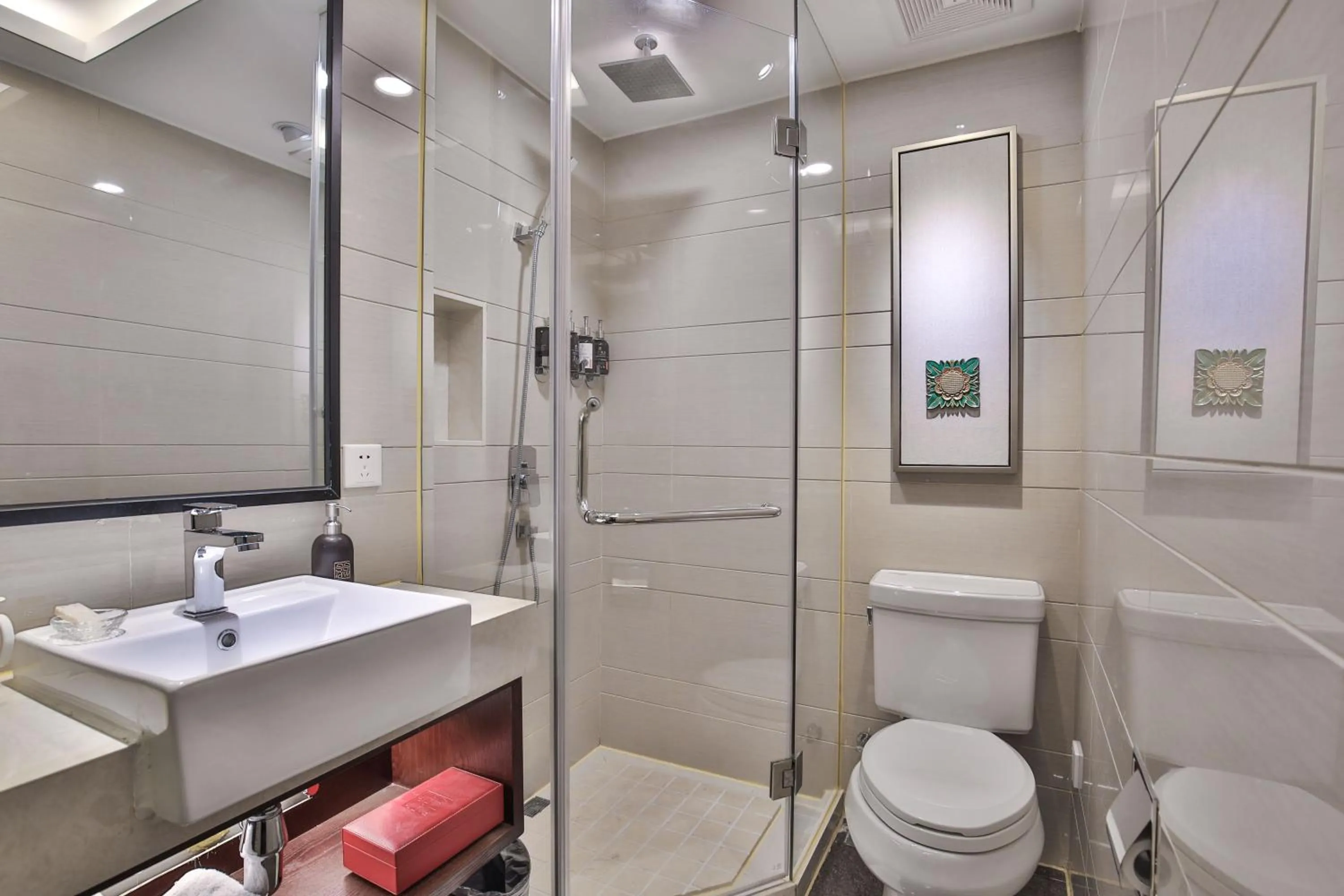 Toilet in SSAW Boutique Hotel Shanghai Hongkou