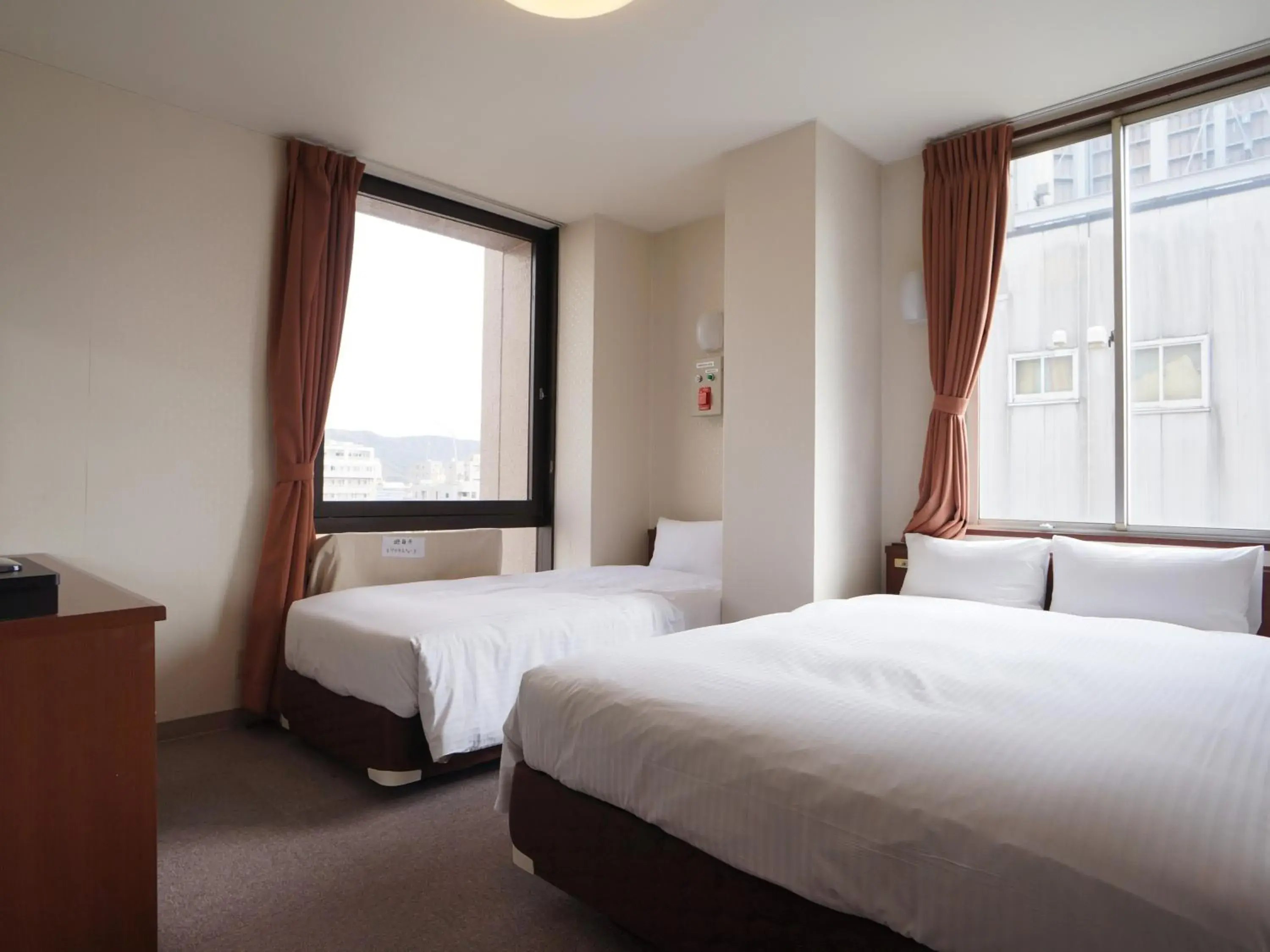 Photo of the whole room, Bed in Kochi Green Hotel Harimayabashi Photo of the whole room, Bed in Kochi Green Hotel Harimayabashi