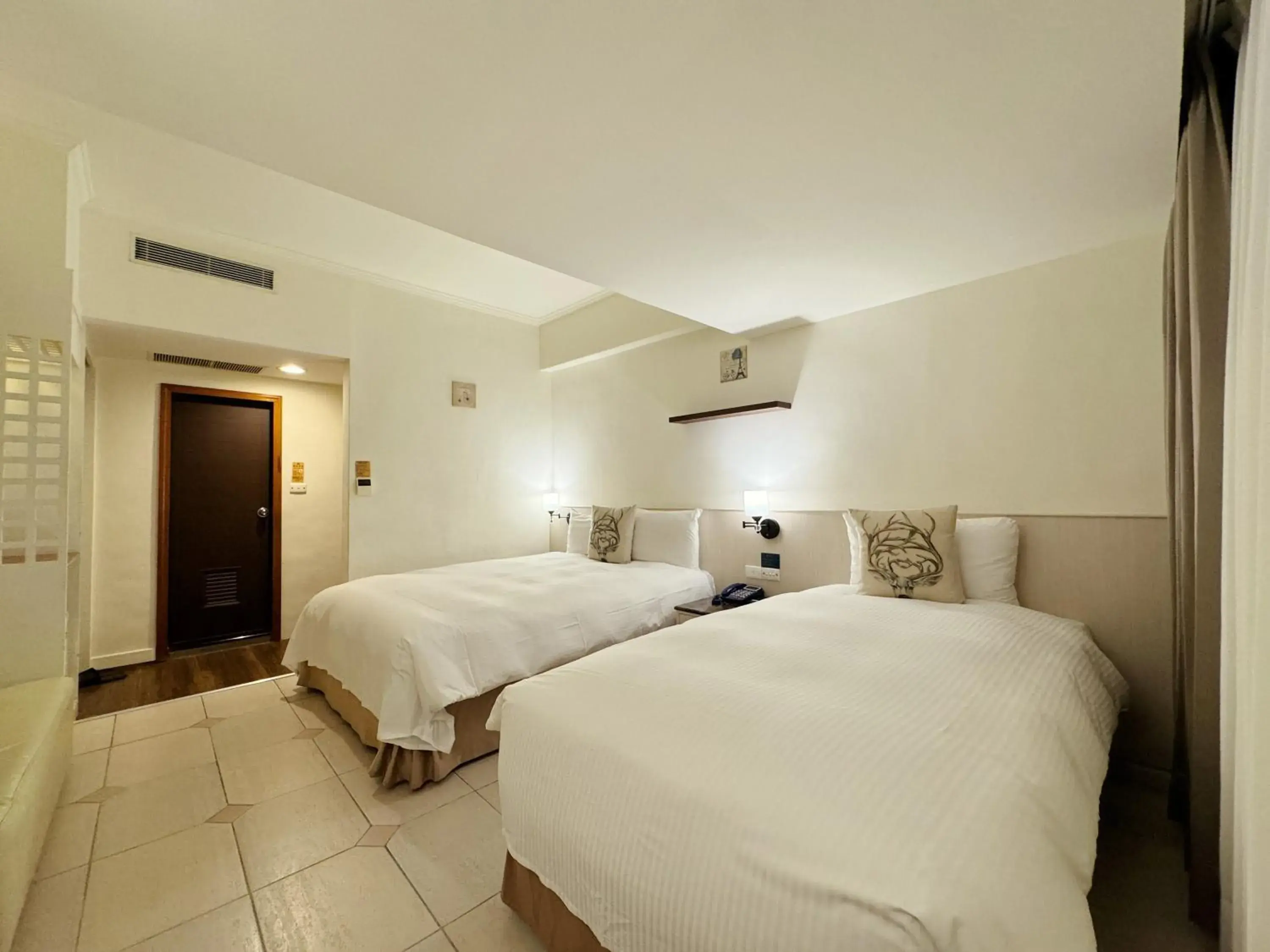 Photo of the whole room, Bed in Finders Hotel Hualien Da-Tong Photo of the whole room, Bed in Finders Hotel Hualien Da-Tong