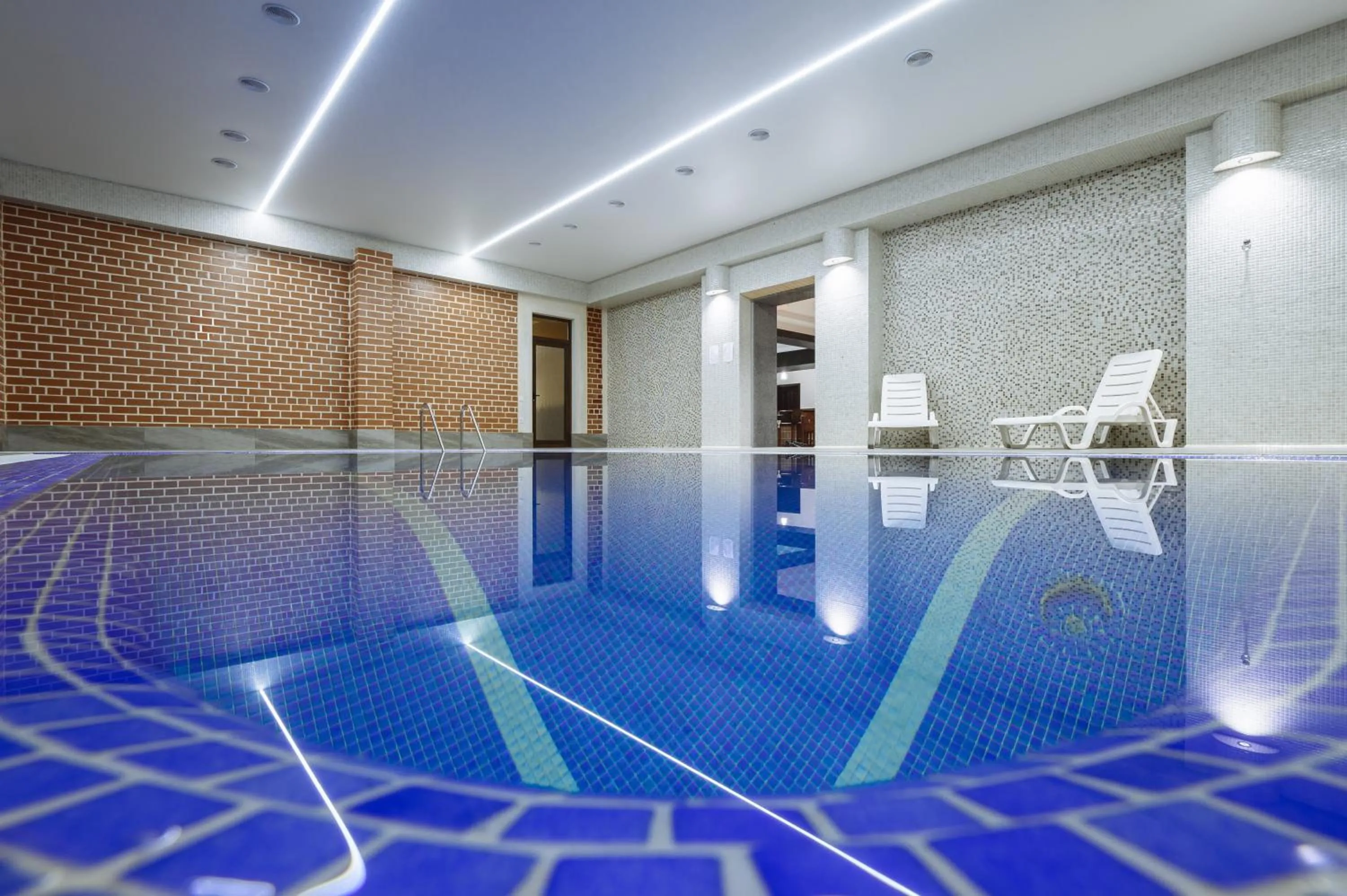 Swimming pool in Sofiya Tashkent Hotel