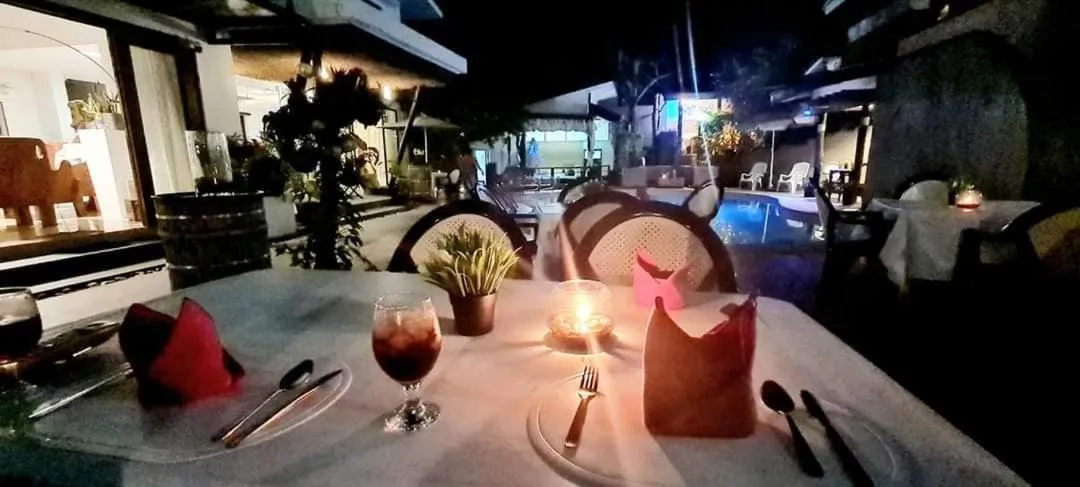 Date & Dine Resort