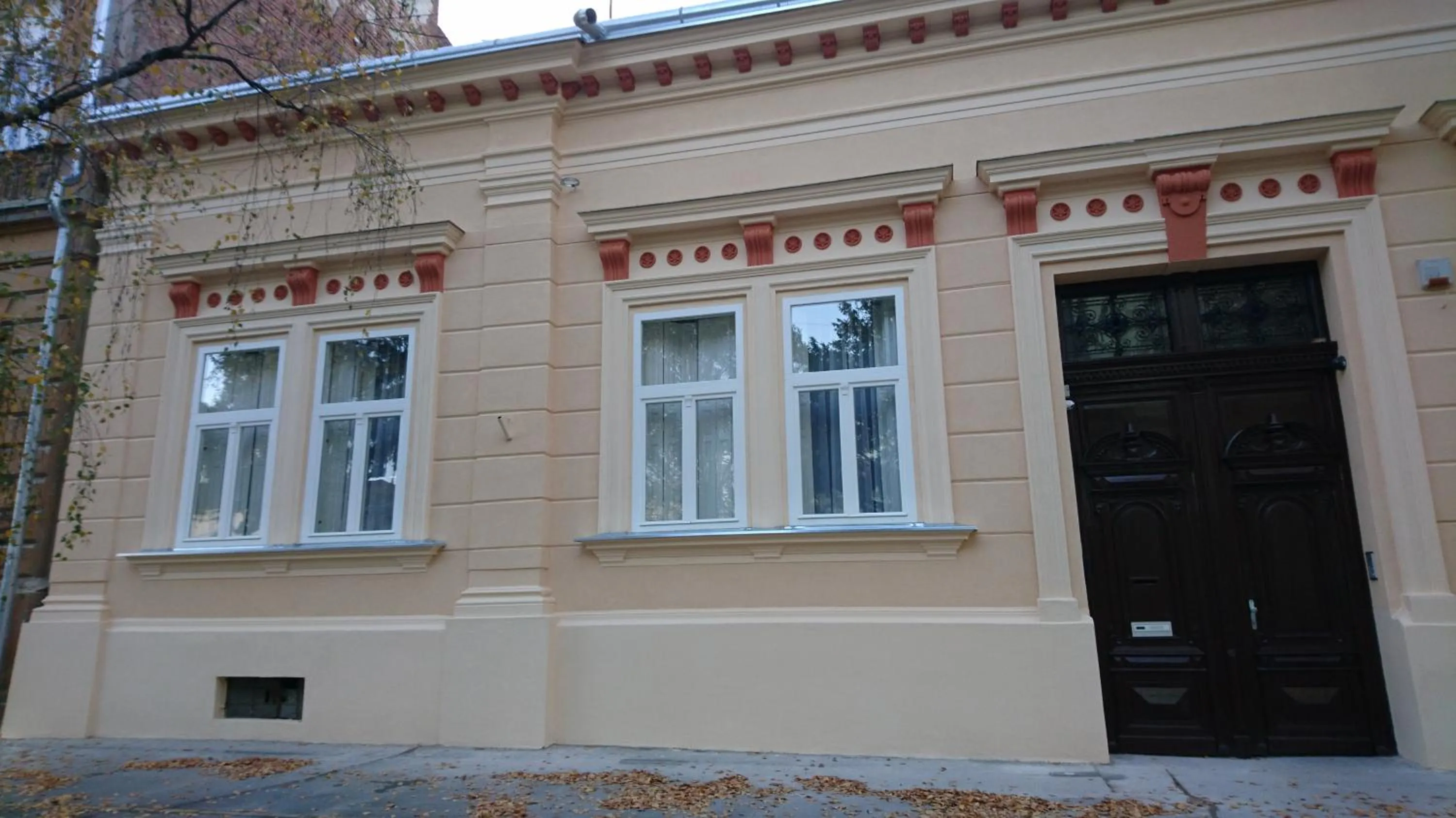 Property building in Konzul -Top apartment, strict center, parking