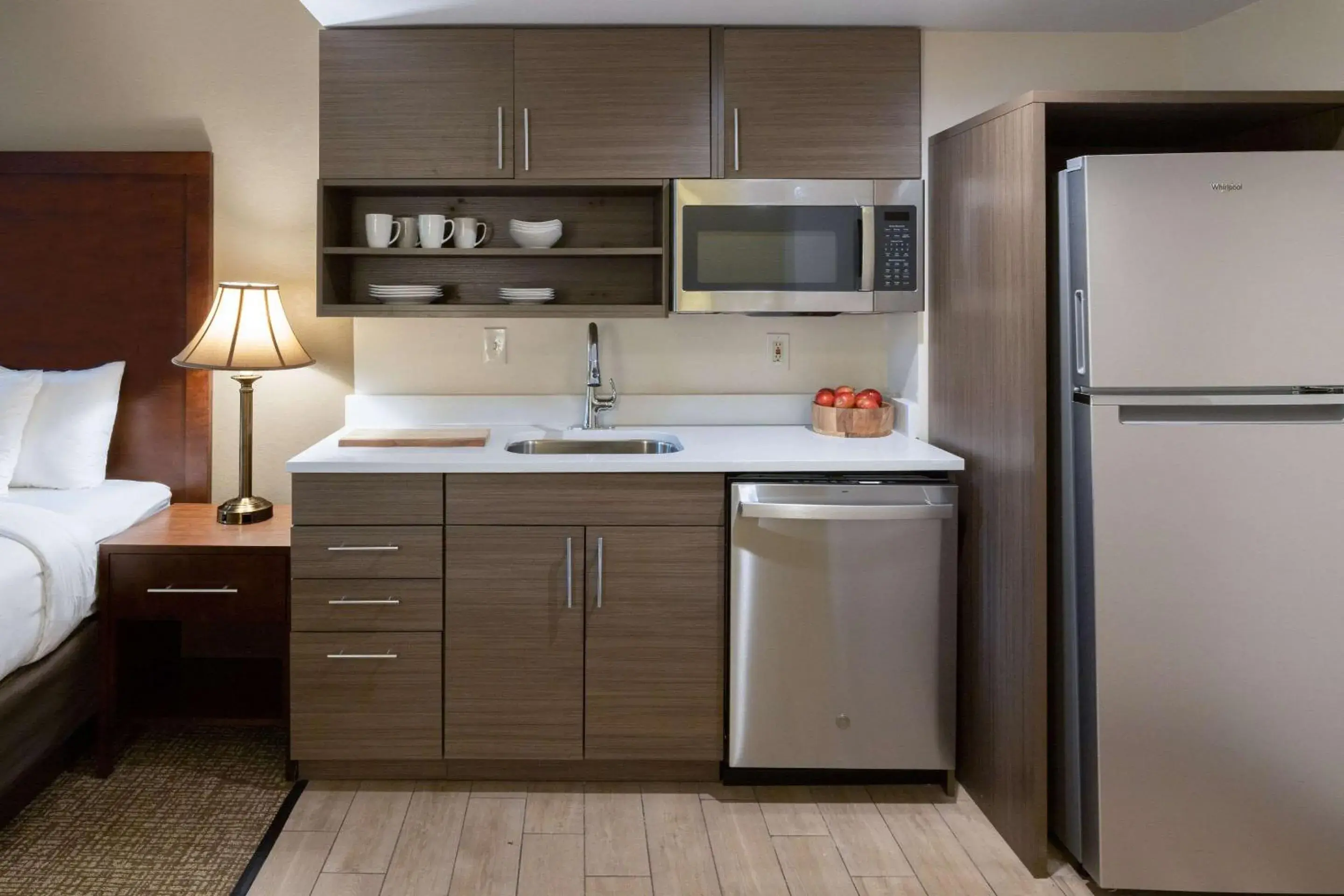 Bedroom, Kitchen/Kitchenette in MainStay Suites Foxboro - Mansfield