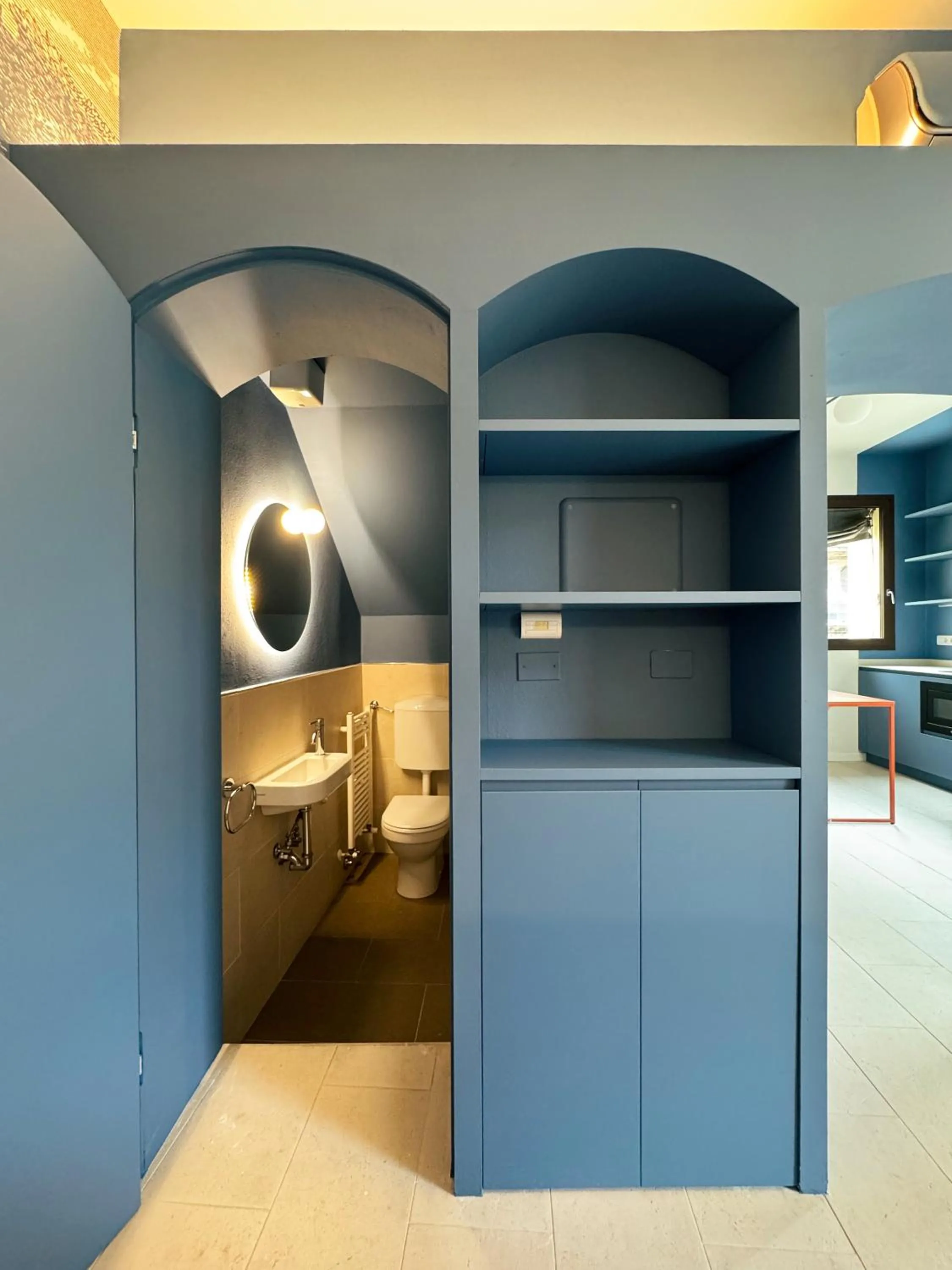 Toilet in Carducci Residence - by Bologna Residences