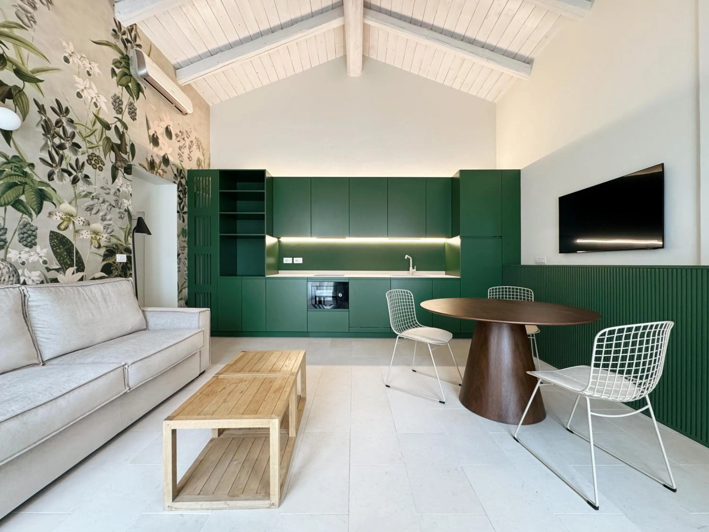 TV and multimedia in Carducci Residence - by Bologna Residences