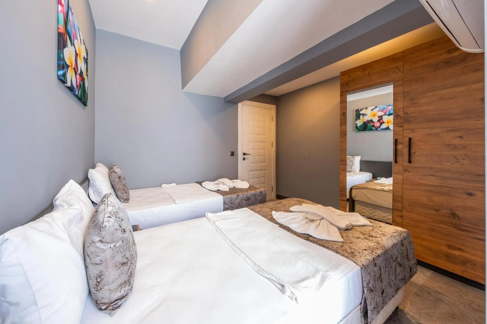 Bed in Mrt Suites Lara