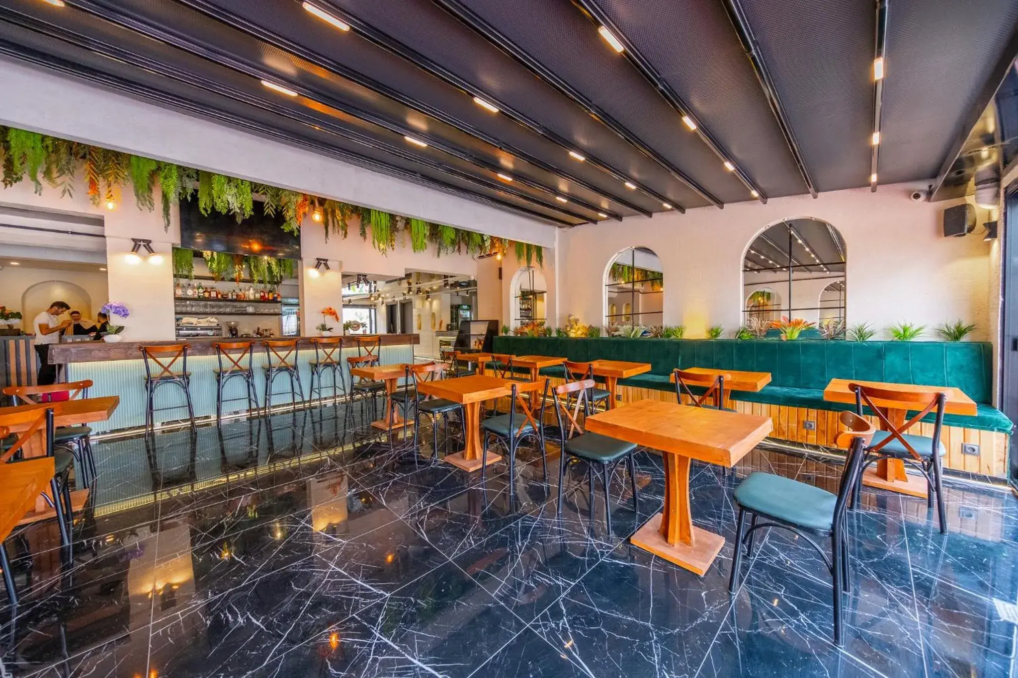 Restaurant/places to eat in Mrt Suites Lara Restaurant/places to eat in Mrt Suites Lara