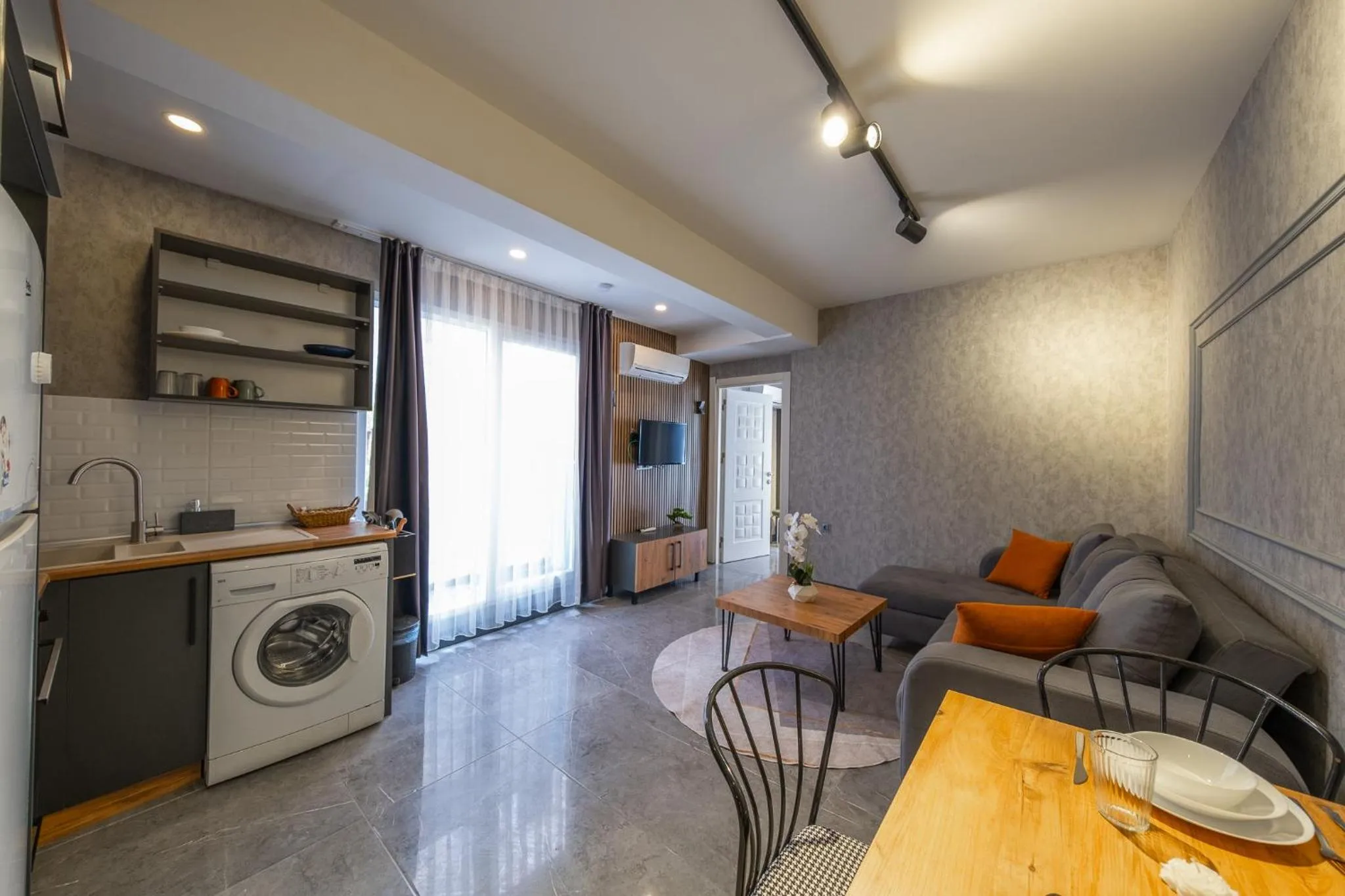 TV and multimedia in Mrt Suites Lara