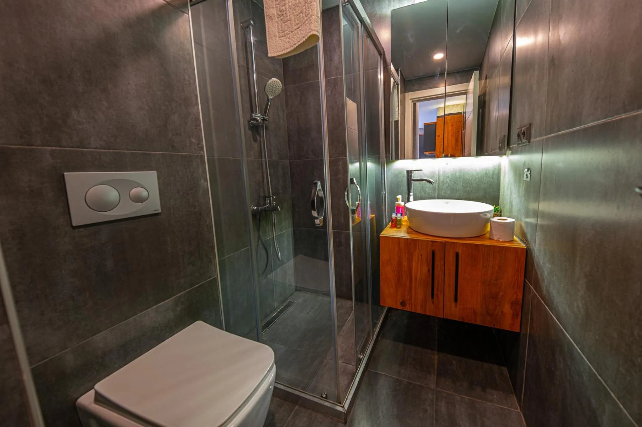 Shower in Mrt Suites Lara