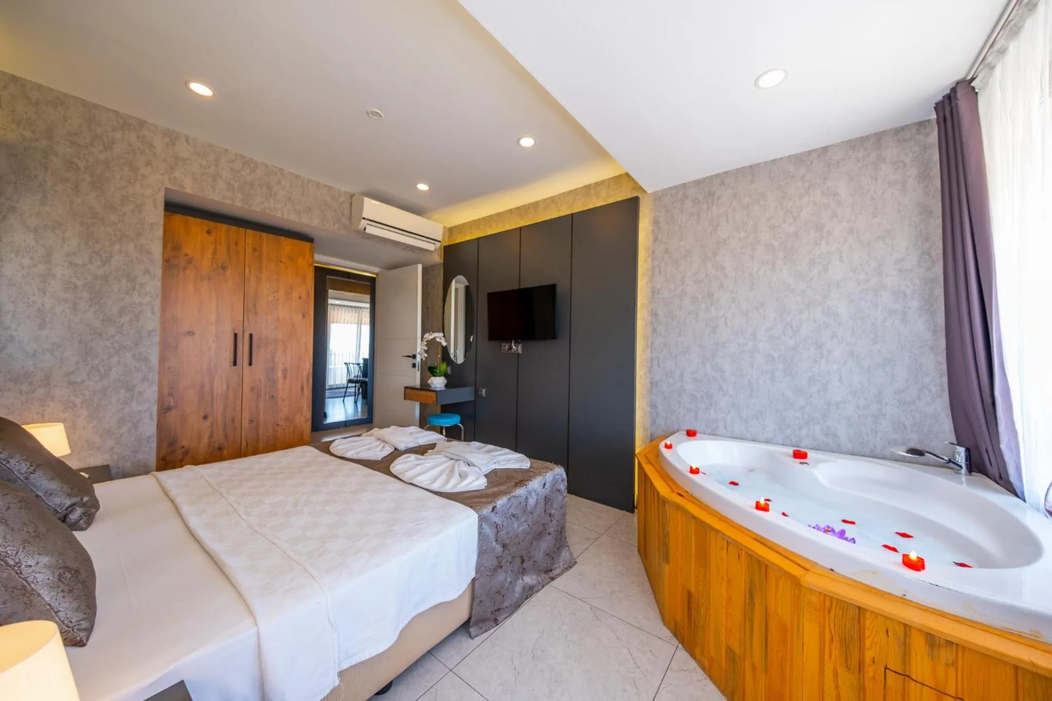 Bed in Mrt Suites Lara