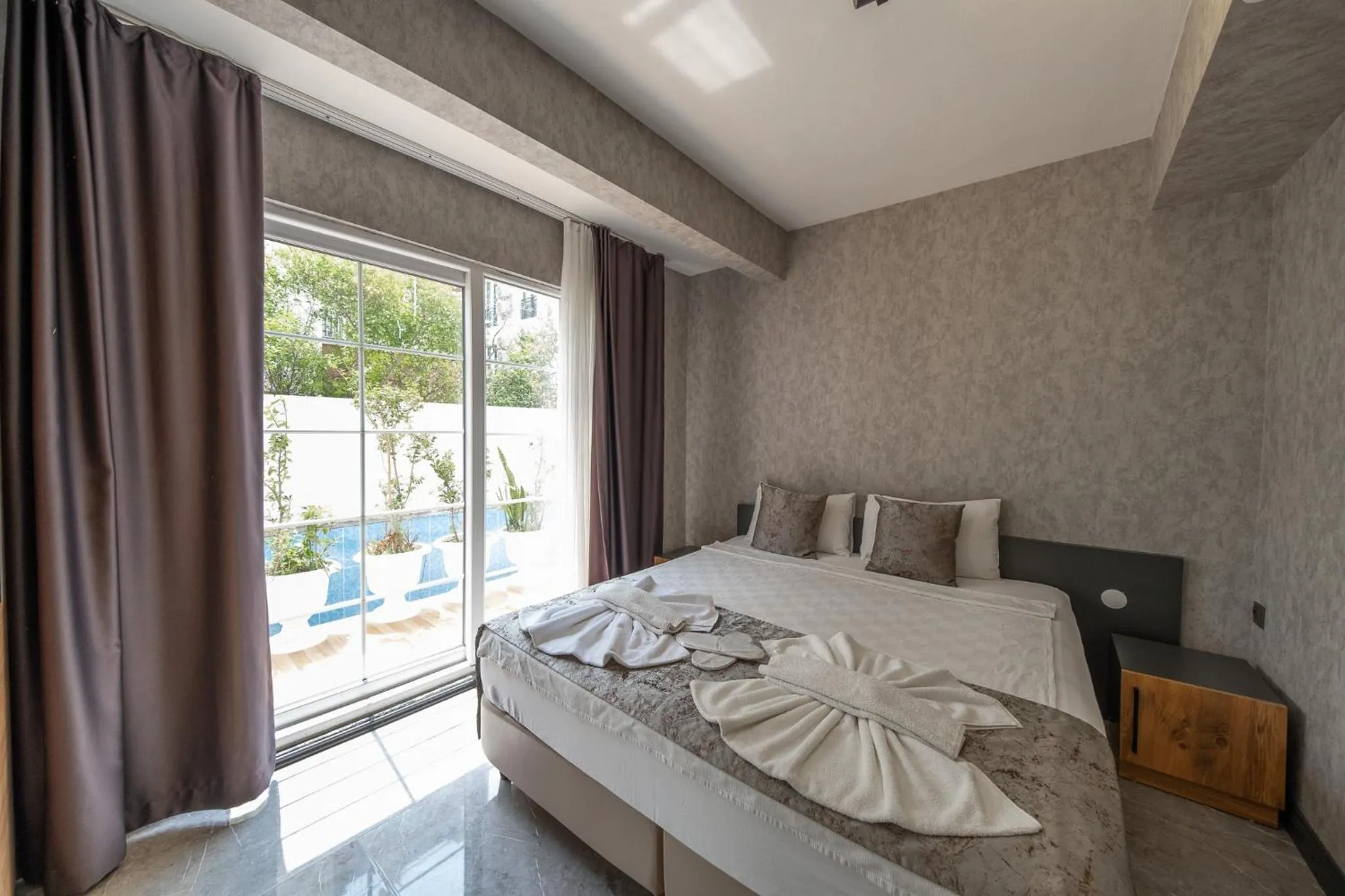 Bed in Mrt Suites Lara