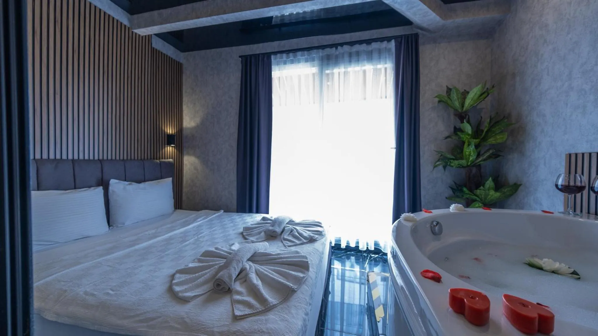 Bedroom, Bed in Mrt Suites Lara